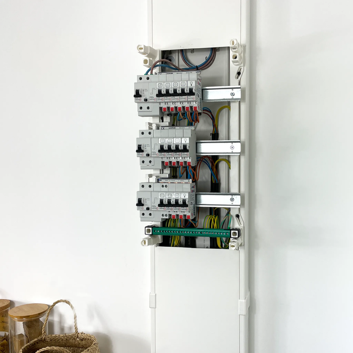 Profitez de nos tableaux pré-équipés pratiques et efficaces pour votre installation électrique