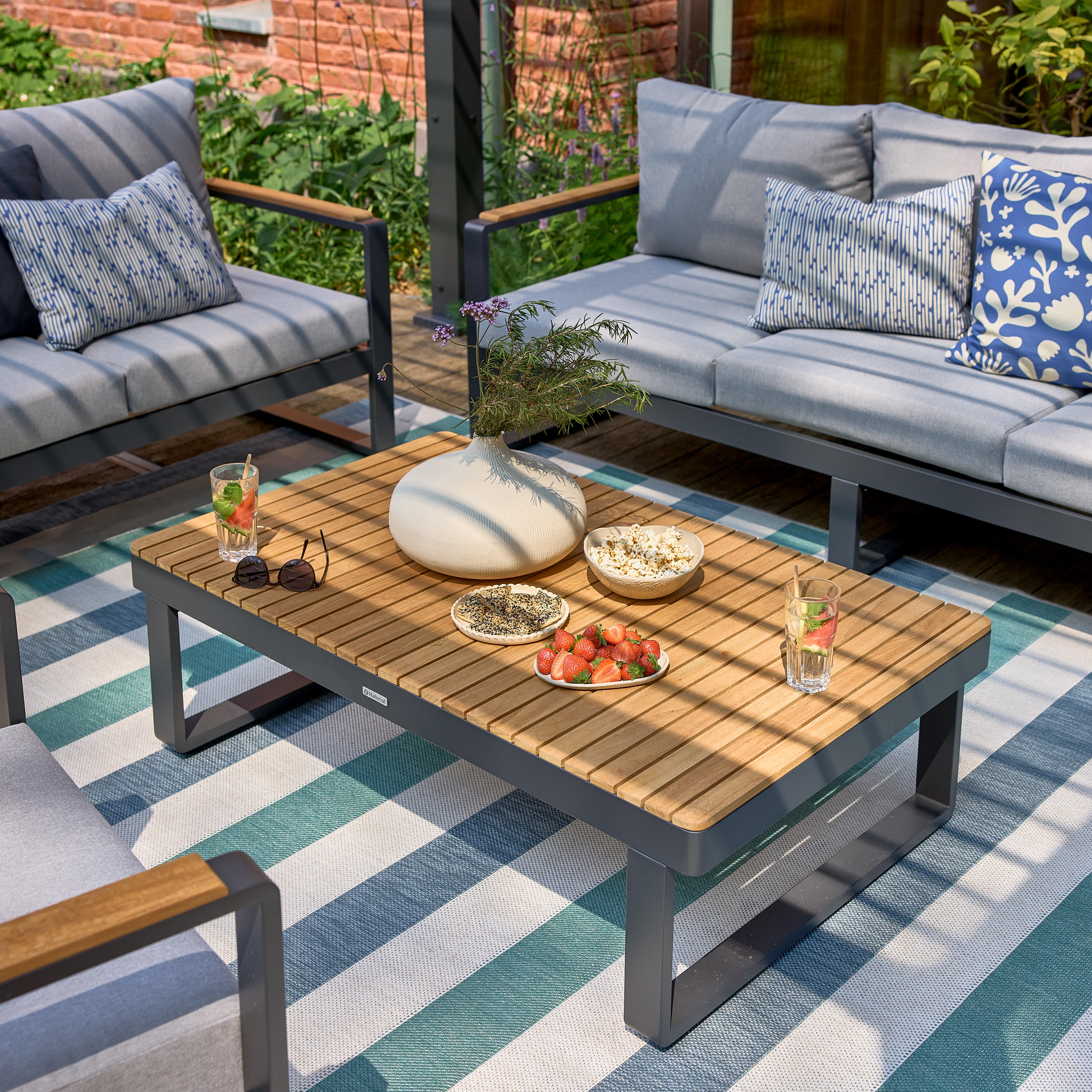 Tavolino da caffè da giardino Persea NATERIAL in alluminio con piano in teak Teak naturale per 1 persona 115x70cm - 5