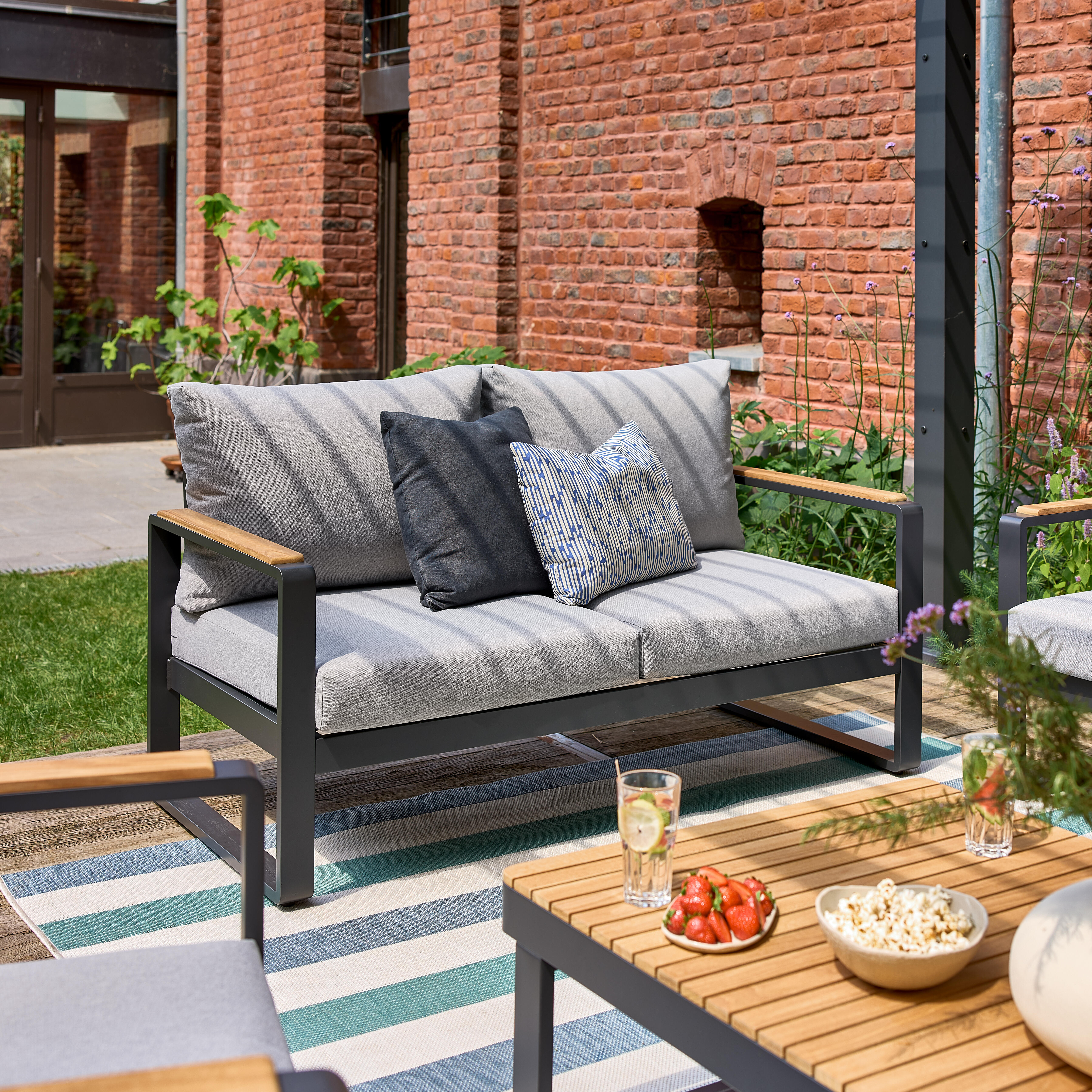 Divano da giardino con cuscino grigio e braccioli Persea NATERIAL da 2 posti, struttura in alluminio seduta in alluminio grigio, L 142 x H 68.4 x P 80 cm - 4