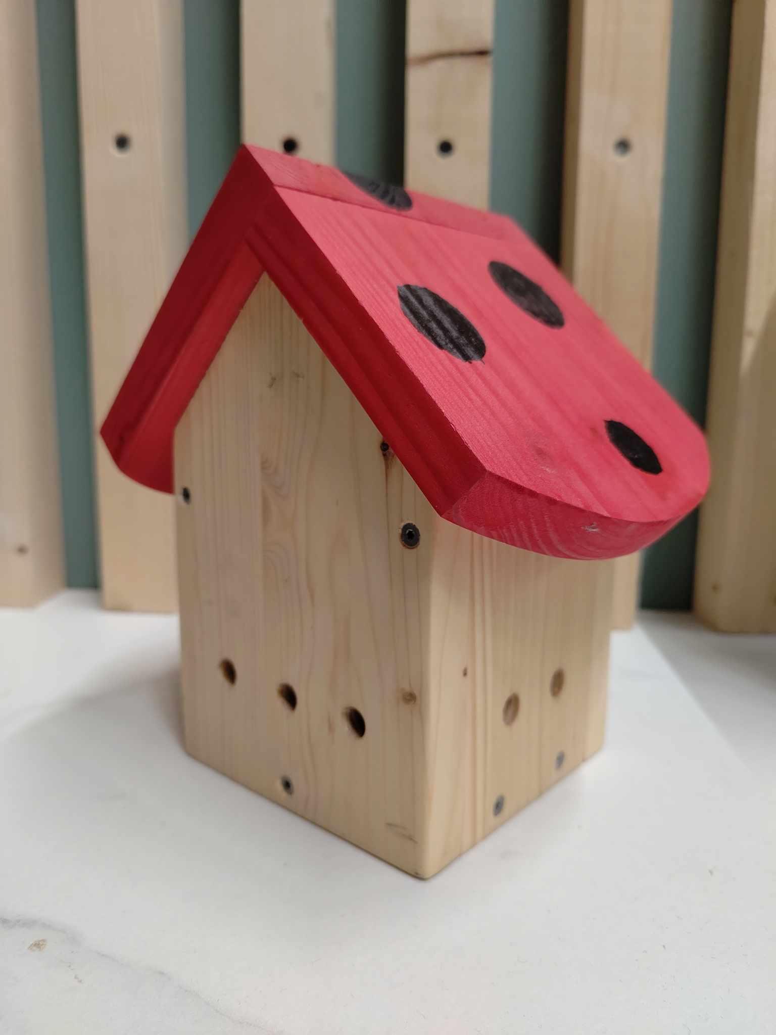 fabriquer un hôtel à coccinelles