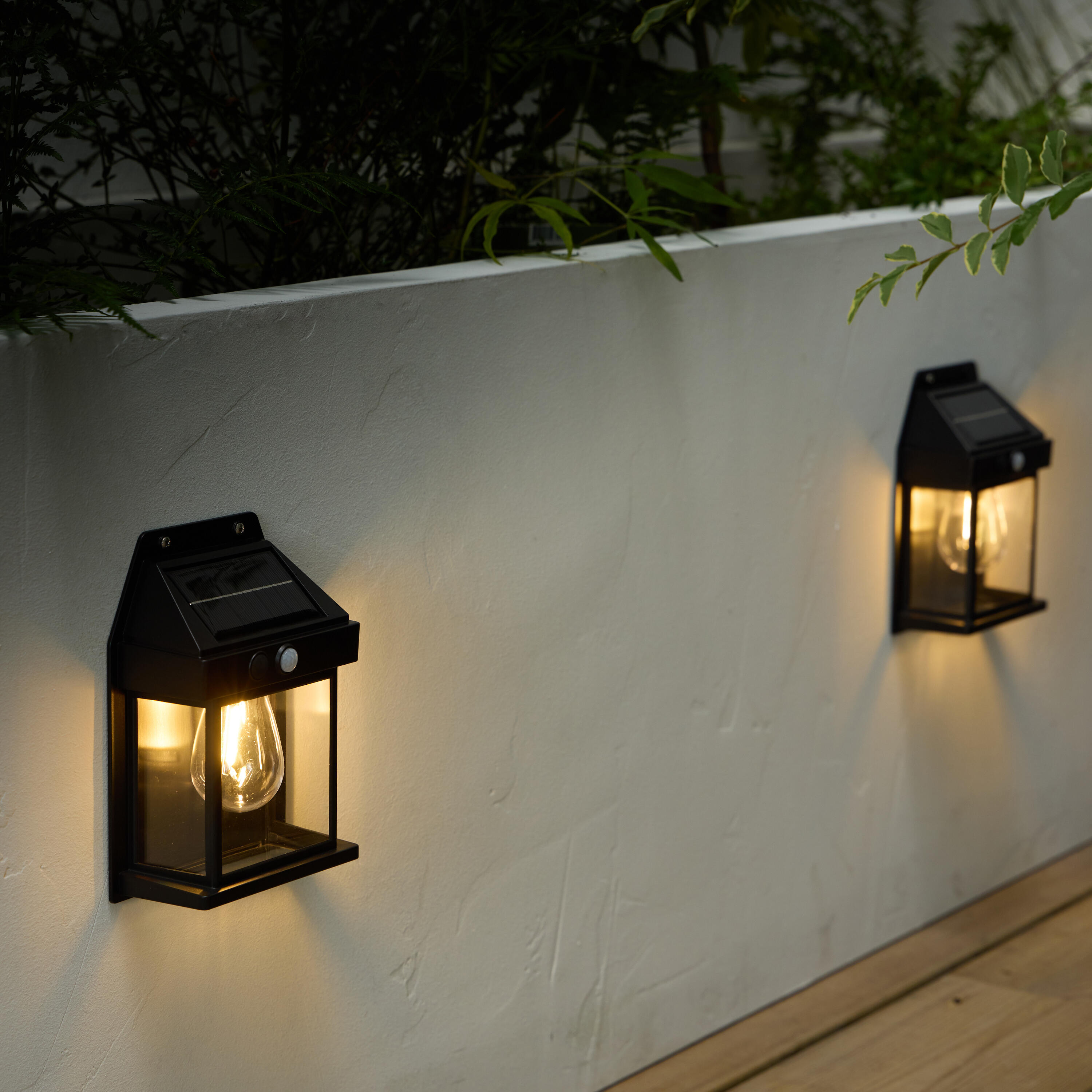 Kit 2 candeeiros de parede solar 100lm IP44 6,25x18,5 cm preto - 13