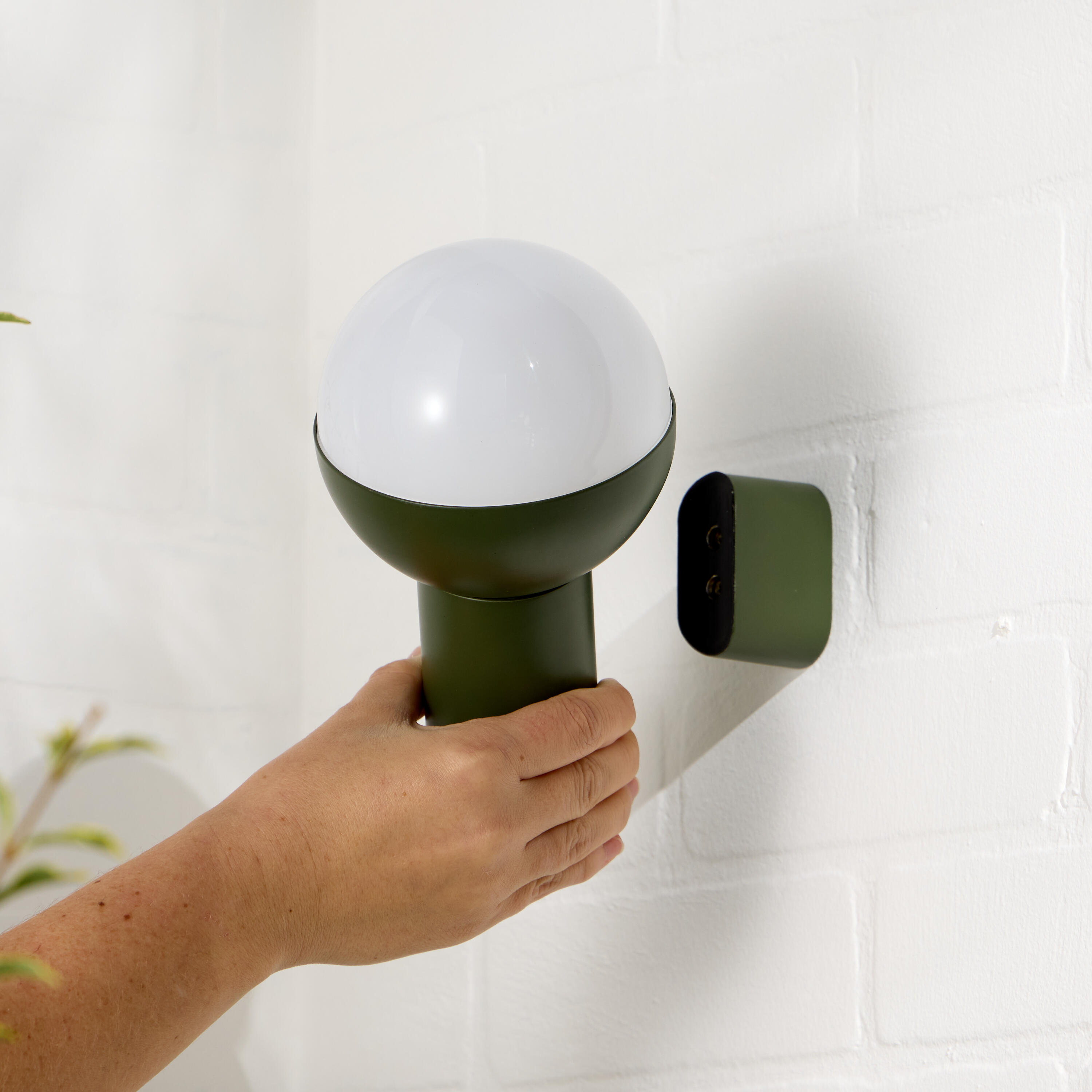 Lámpara de mesa sin cable LED con control de la intensidad de la luz Caspe Dolci INSPIRE con estructura verde pantalla verde luz cálida 3000K - 9