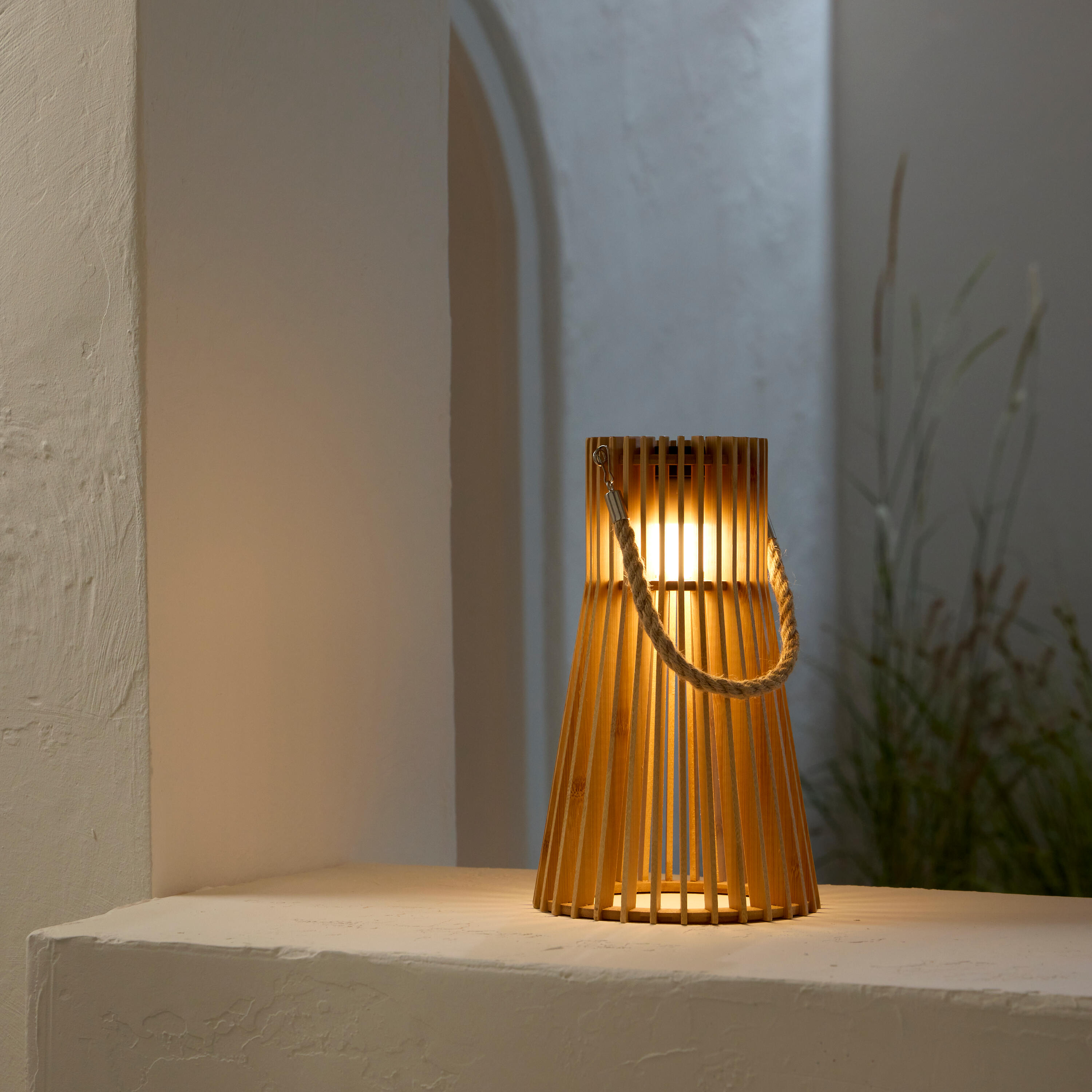 Lámpara LED inalámbrica para exteriores - 1