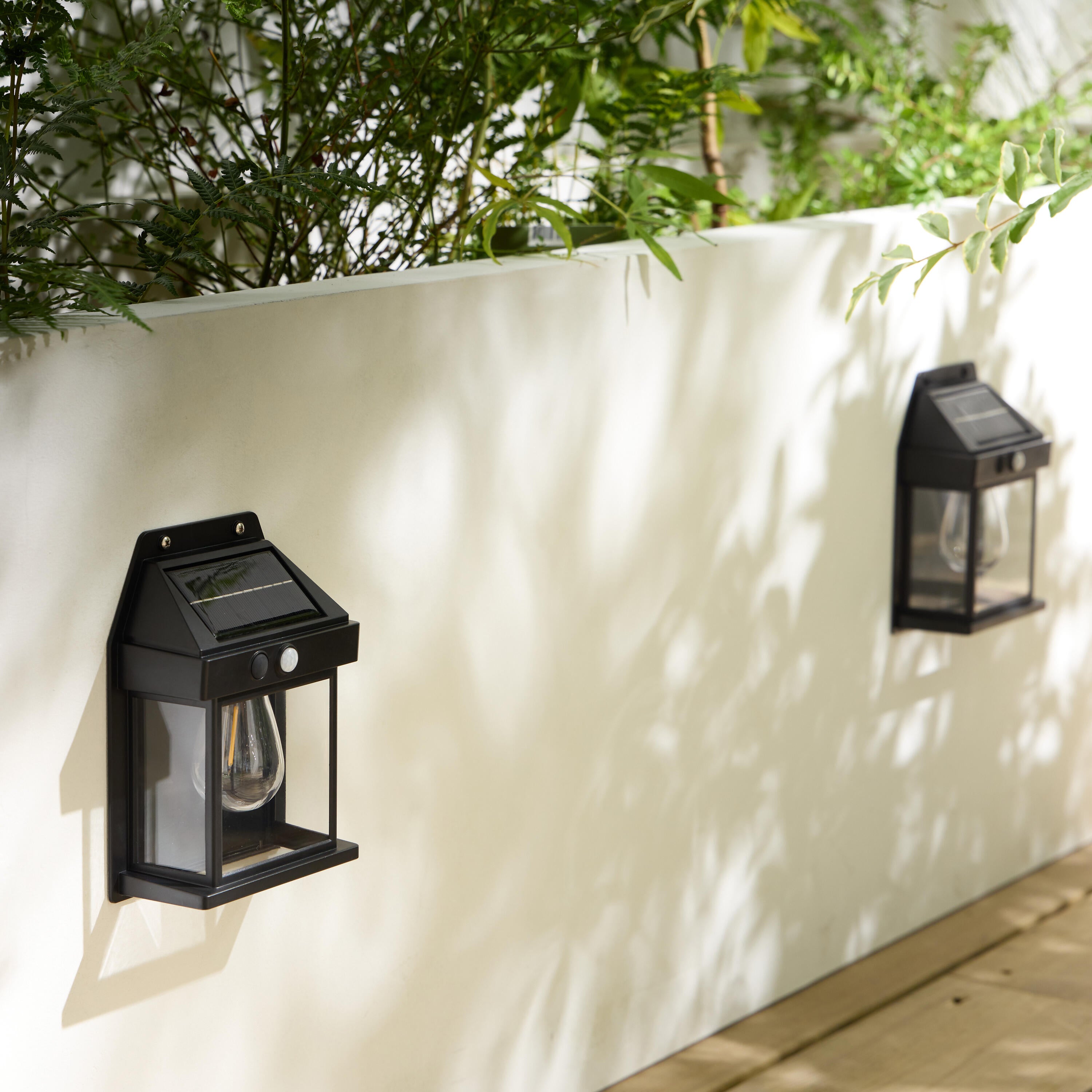 Lot de 2 appliques solaires à détection 100 lumens blanc chaud, noir - 2