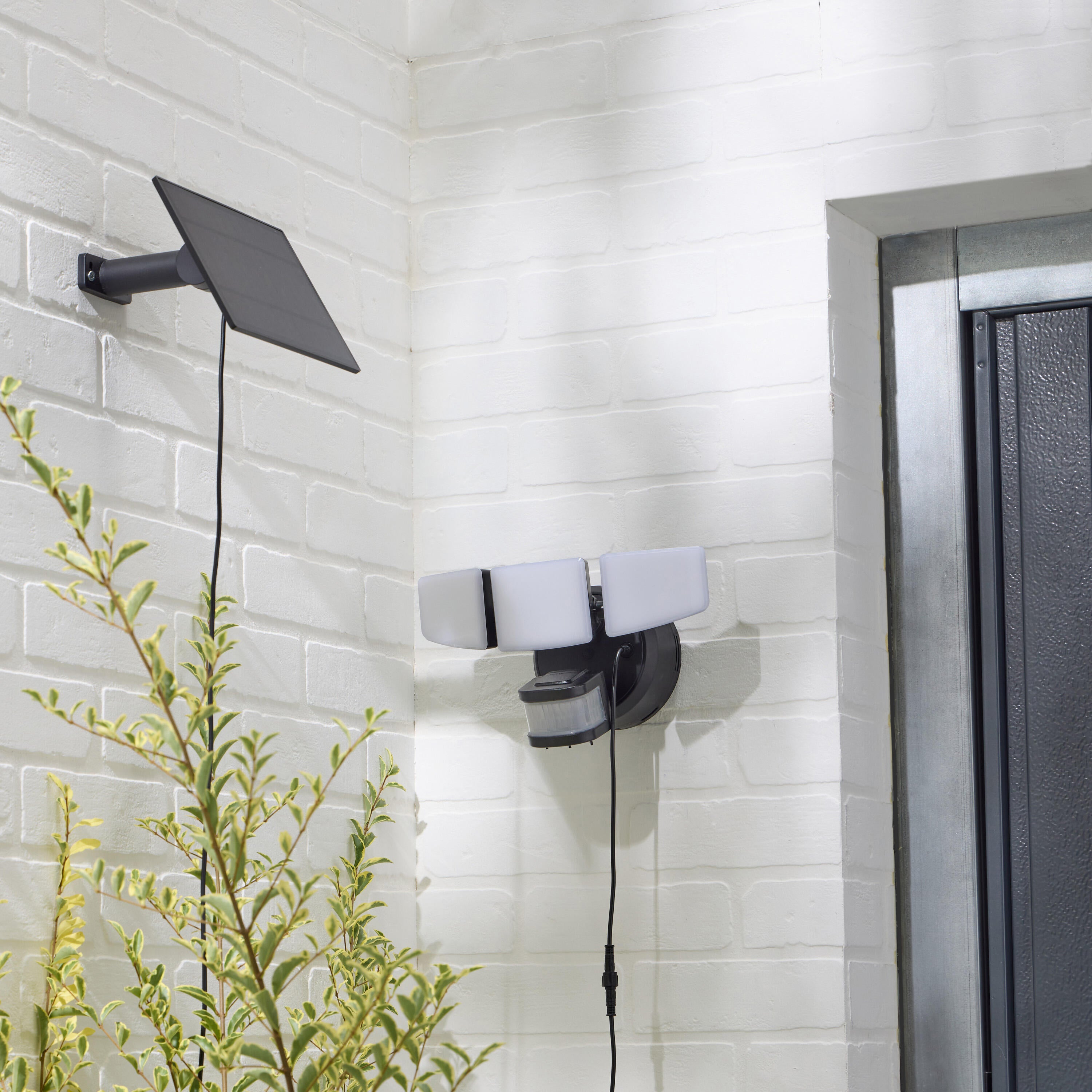 Projecteur solaire avec détecteur 2000 Lumen blanc neutre, noir Bastia INSPIRE - 3