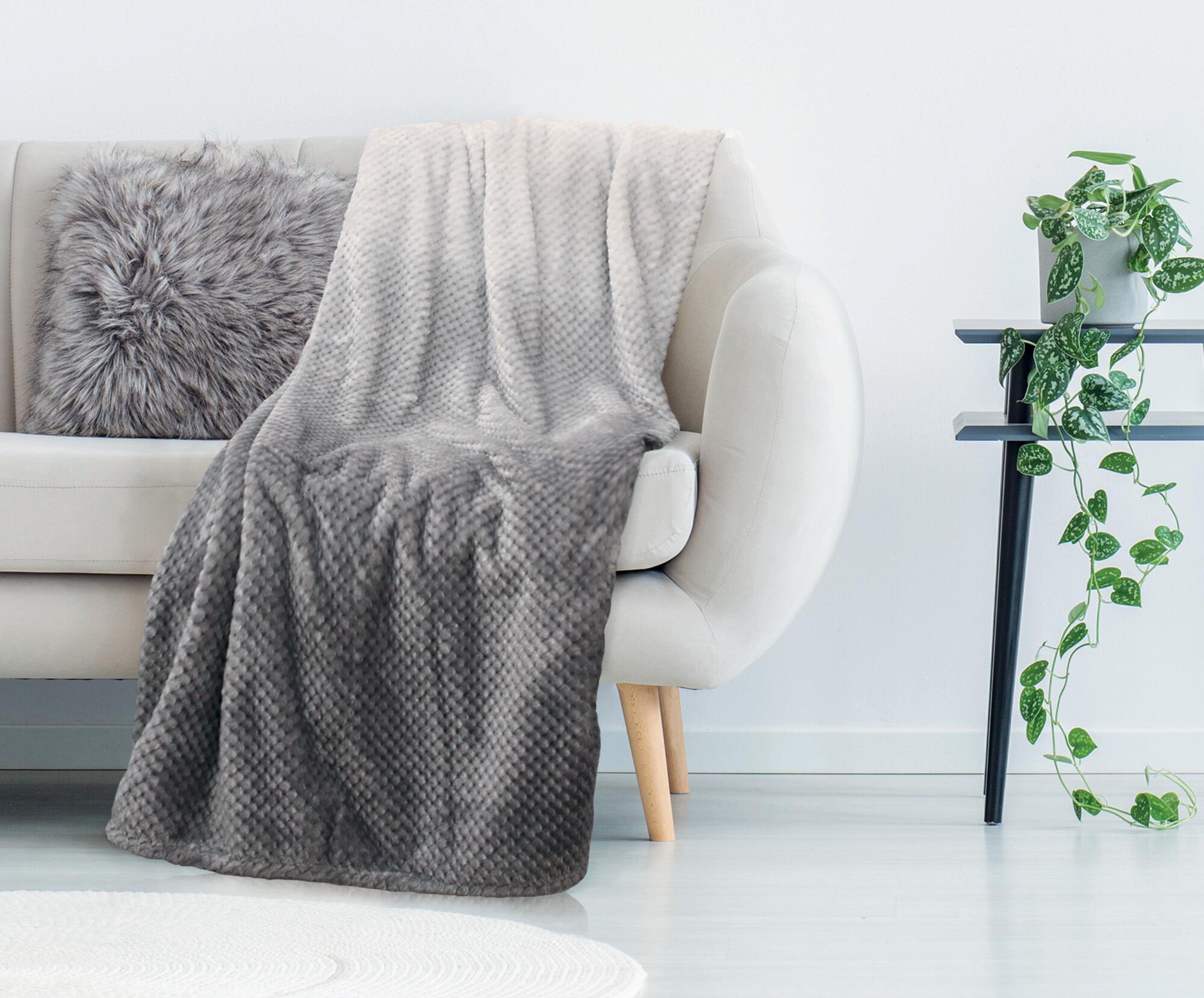 Manta sherpa poliéster gris degradado de color a blanco 150x200 cm