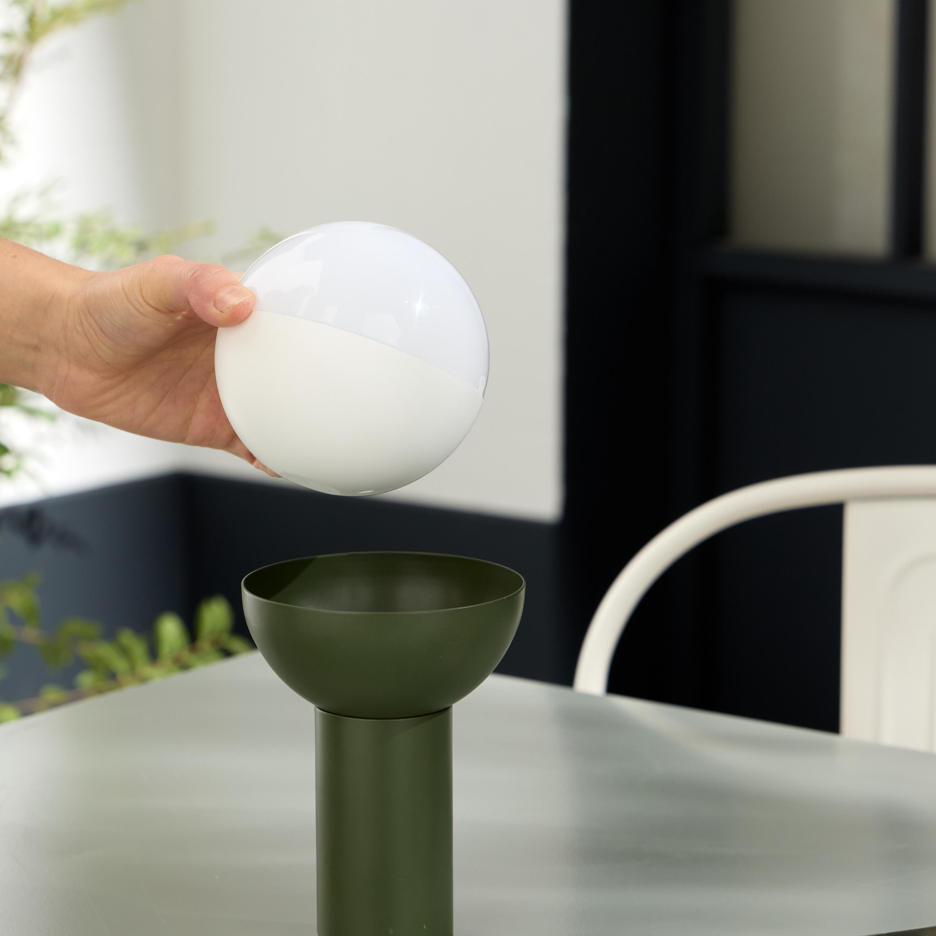 Lámpara de mesa sin cable LED con control de la intensidad de la luz Caspe Dolci INSPIRE con estructura verde pantalla verde luz cálida 3000K - 8
