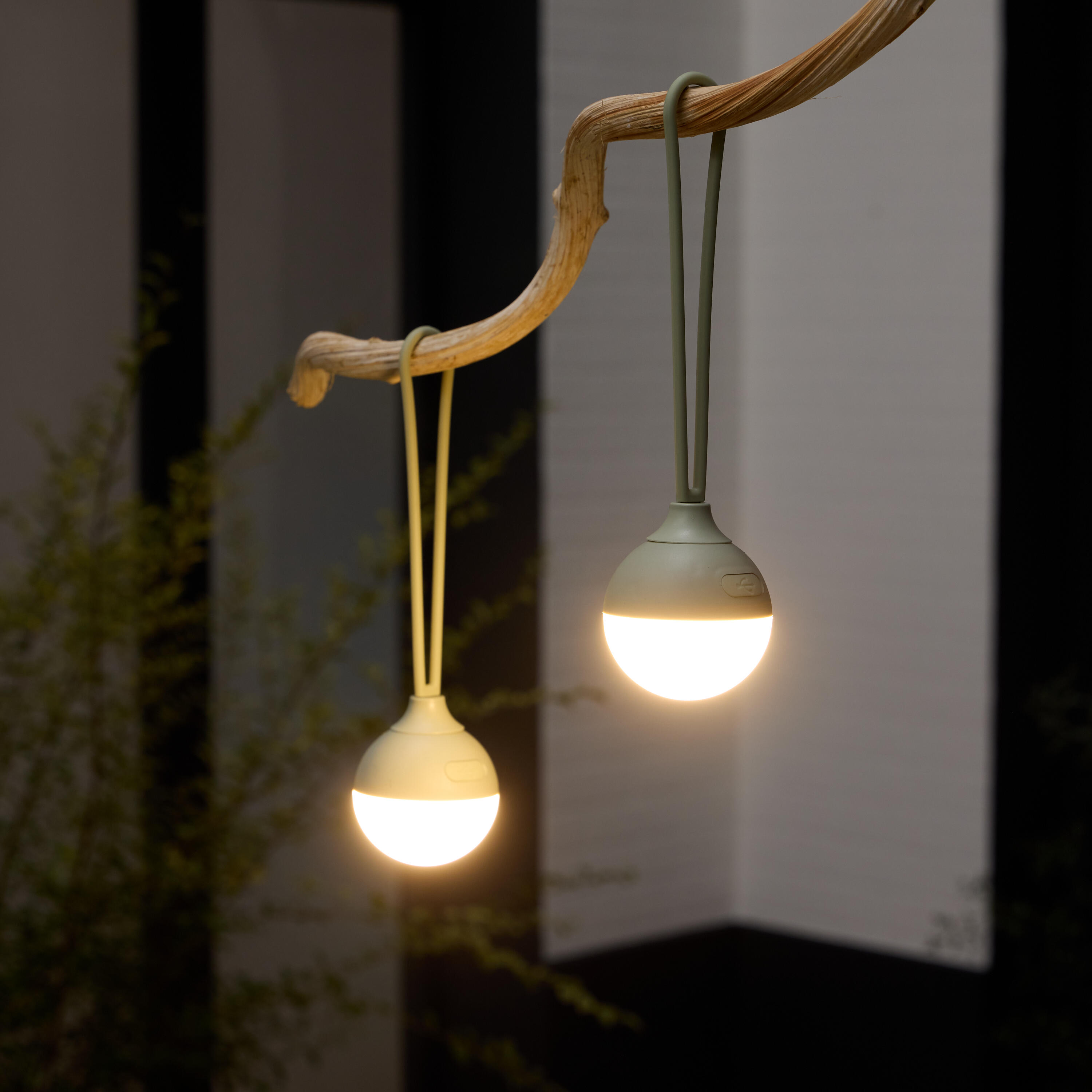 Lot 2 boules Led charge USB, à suspendre, intensité variable Mini Caspe INSPIRE - 3