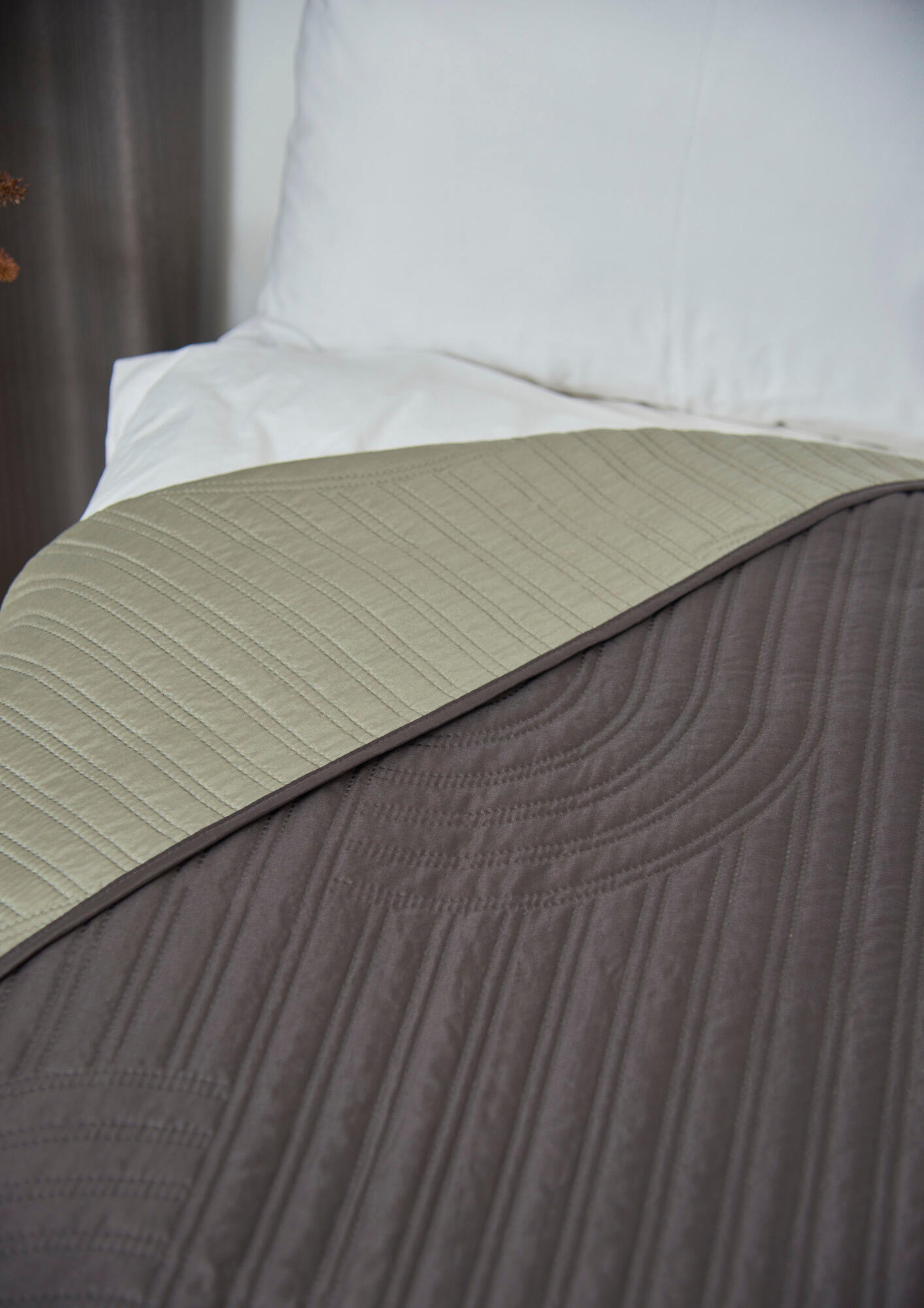 Colcha de cama poliéster verde musgo para cama de 150 cm