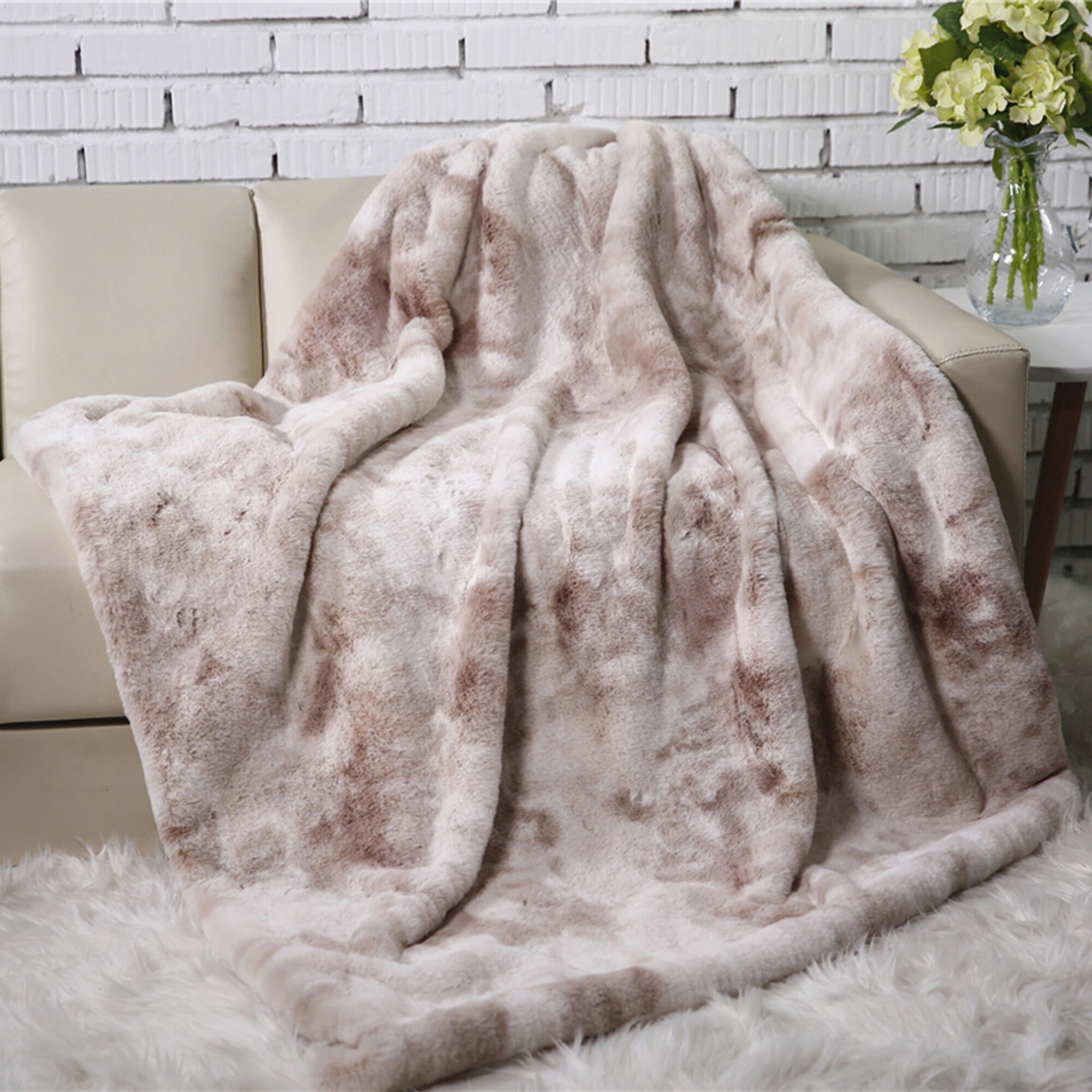 Manta imitación piel Luxury  poliéster marrón liso 140x200 cm - 6