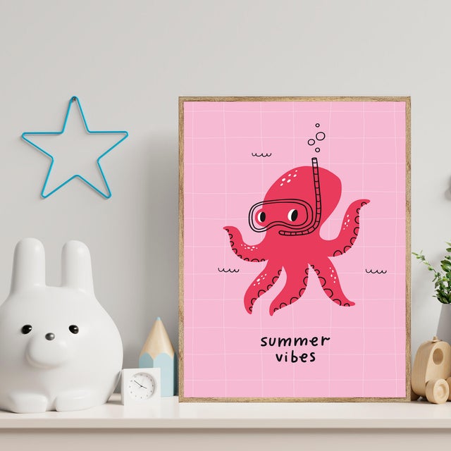 Cuadro pintura impresa enmarcada Infantil rectangular de 31 x 41 cm. MDF Pulpo con gafas rosa y rojo. Marco color Haya