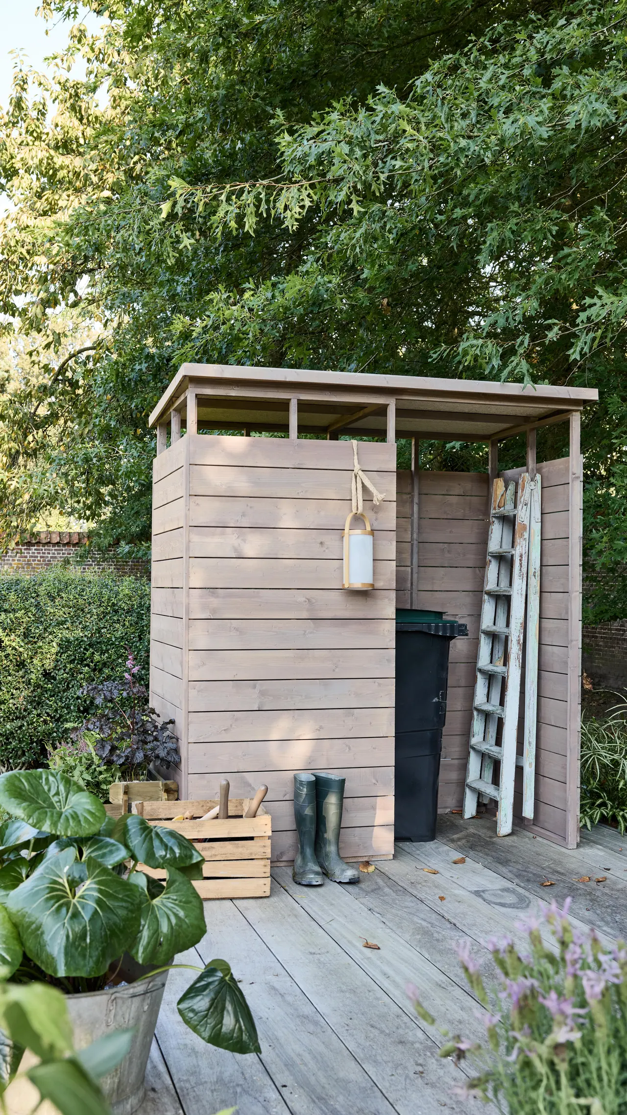 Un abri de jardin discret et pratique | Leroy Merlin