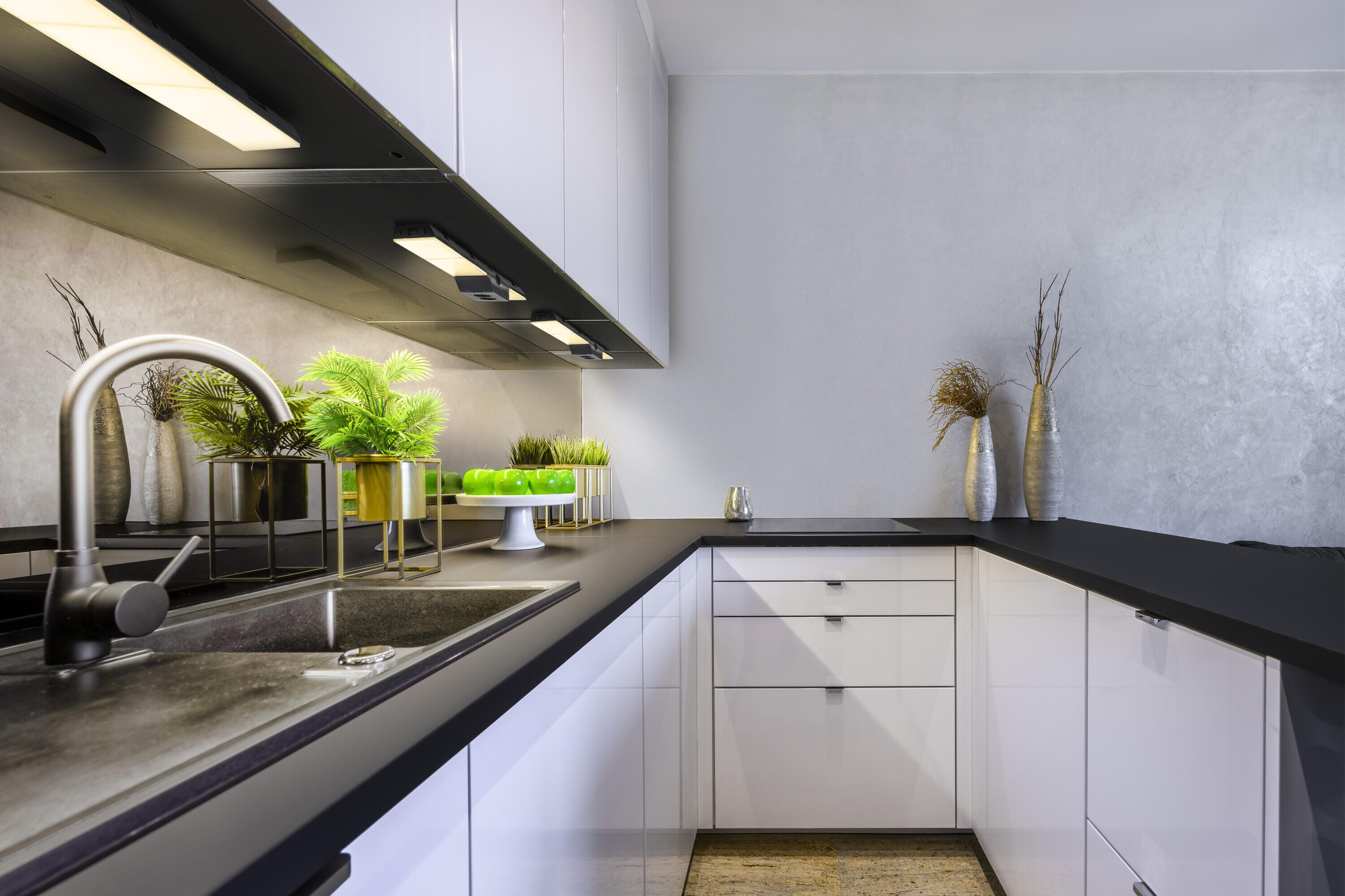 Kit réglette LED dessous de meuble L.54 cm, 2 prises+2 ports USB, noir ...