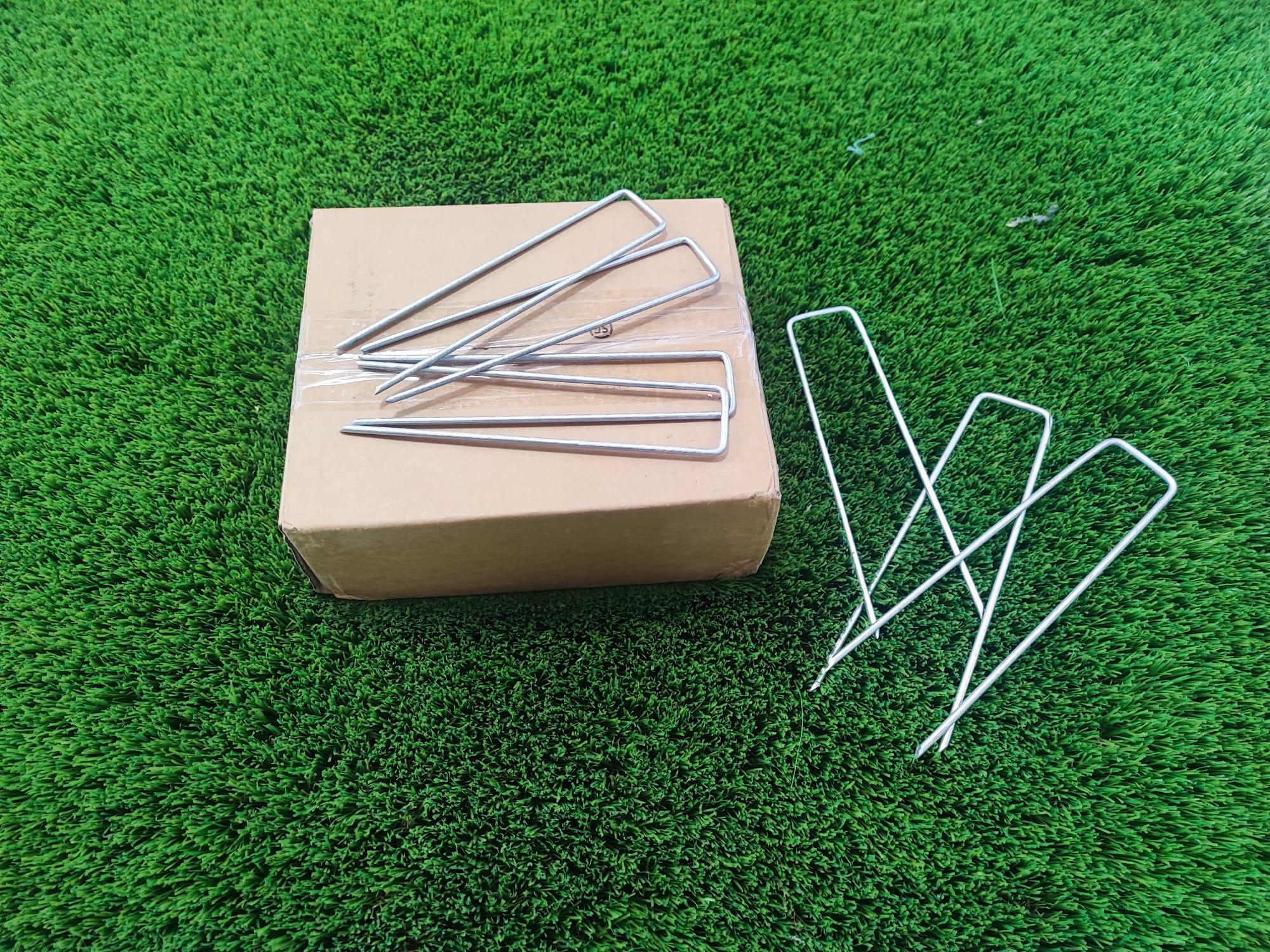Clip para instalación de césped artificial  15x3,5 cm caja de 225 unidades - 3