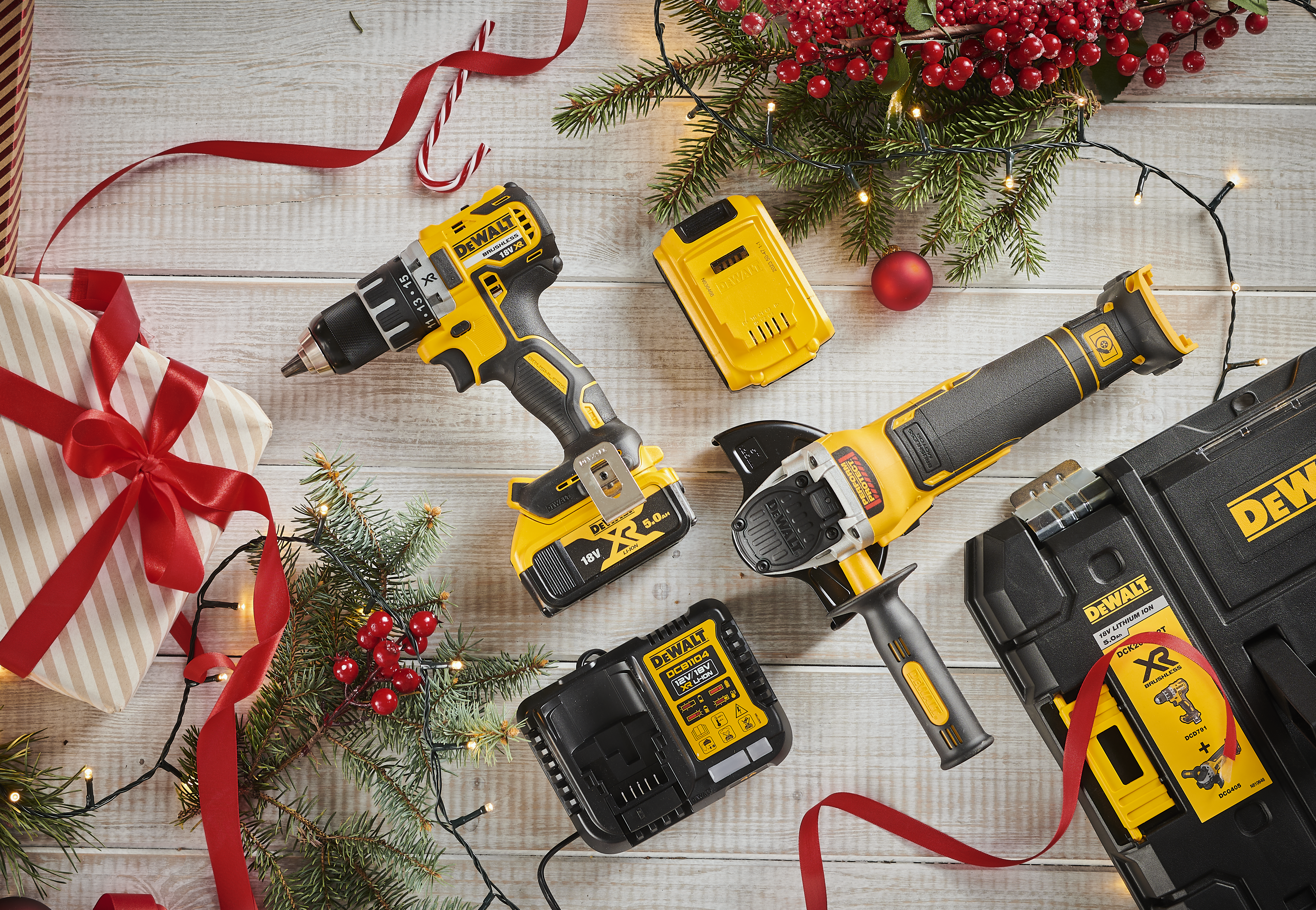 Zestaw wiertarko-wkrętarka+szlifierka kątowa DEWALT DCK2020P2T-QW Li-Ion 18V 2x5Ah - 2