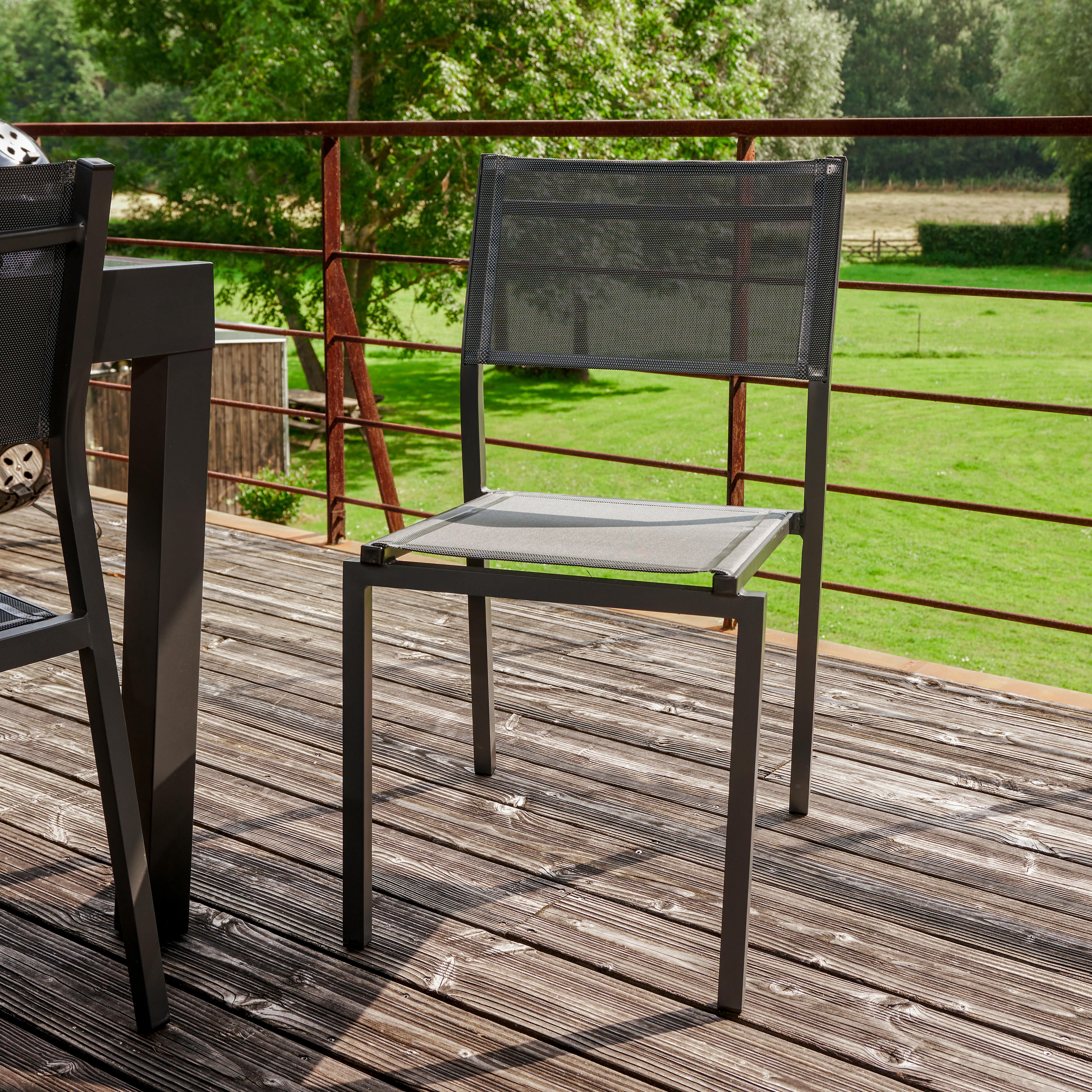 chaise lyra beta naterial  - 1