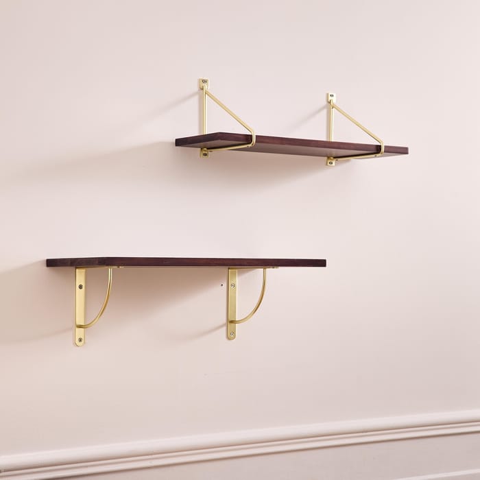 gamme étagère murale en acacia avec équerre en laiton