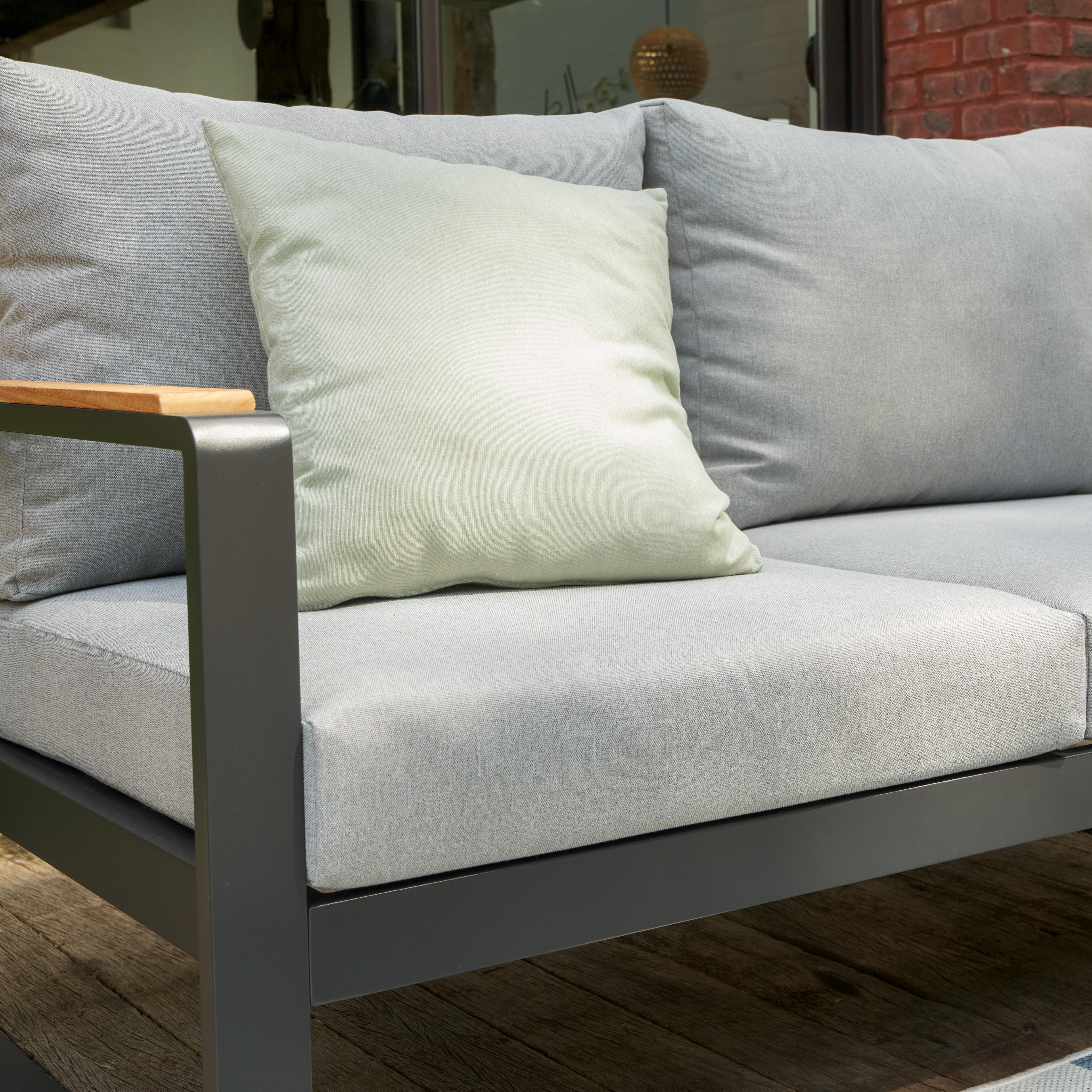 Divano da giardino con cuscino grigio e braccioli Persea NATERIAL da 2 posti, struttura in alluminio seduta in alluminio grigio, L 142 x H 68.4 x P 80 cm - 9