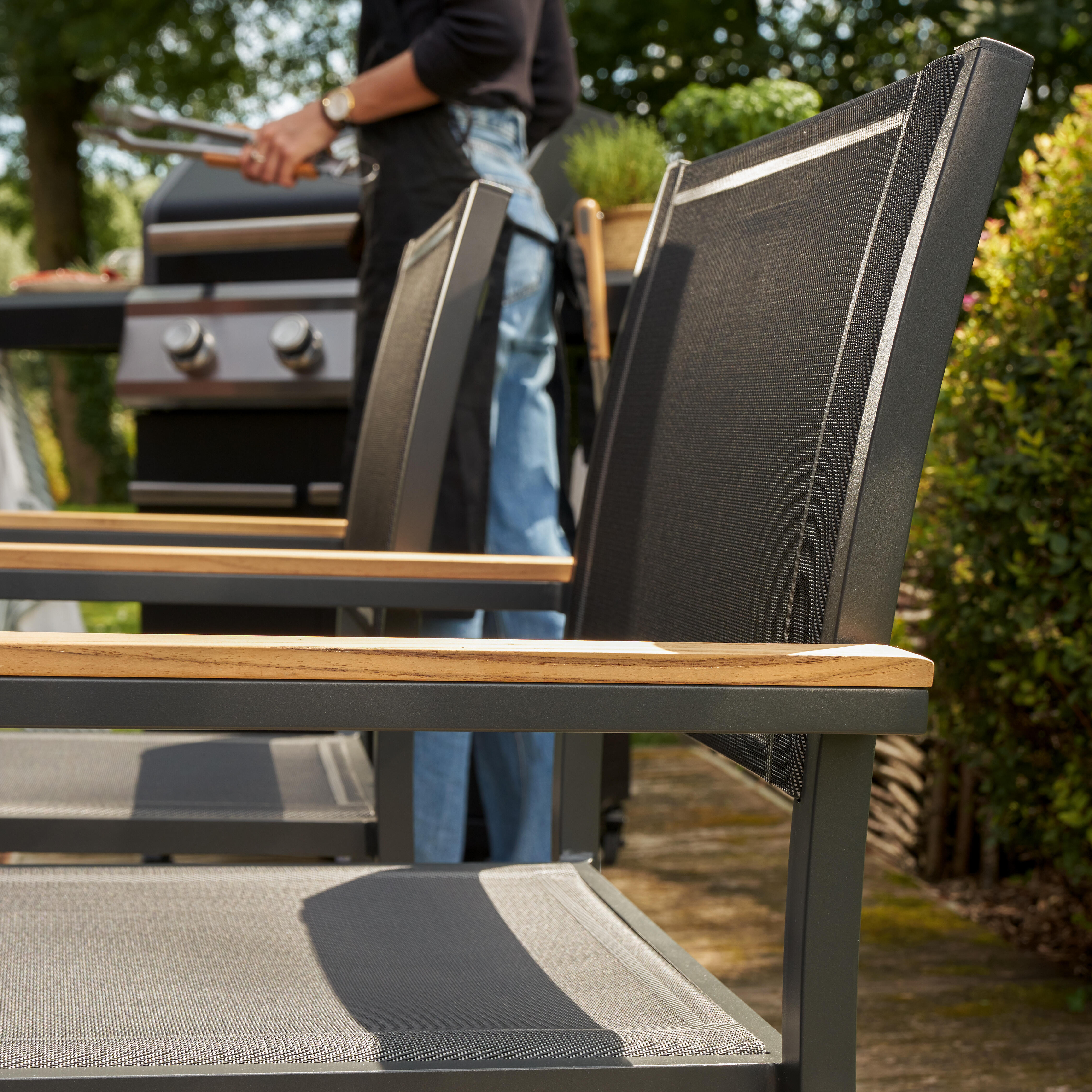 Cadeira de refeição com braços alumínio e textileno cinza escuro Naterial Persea - 15