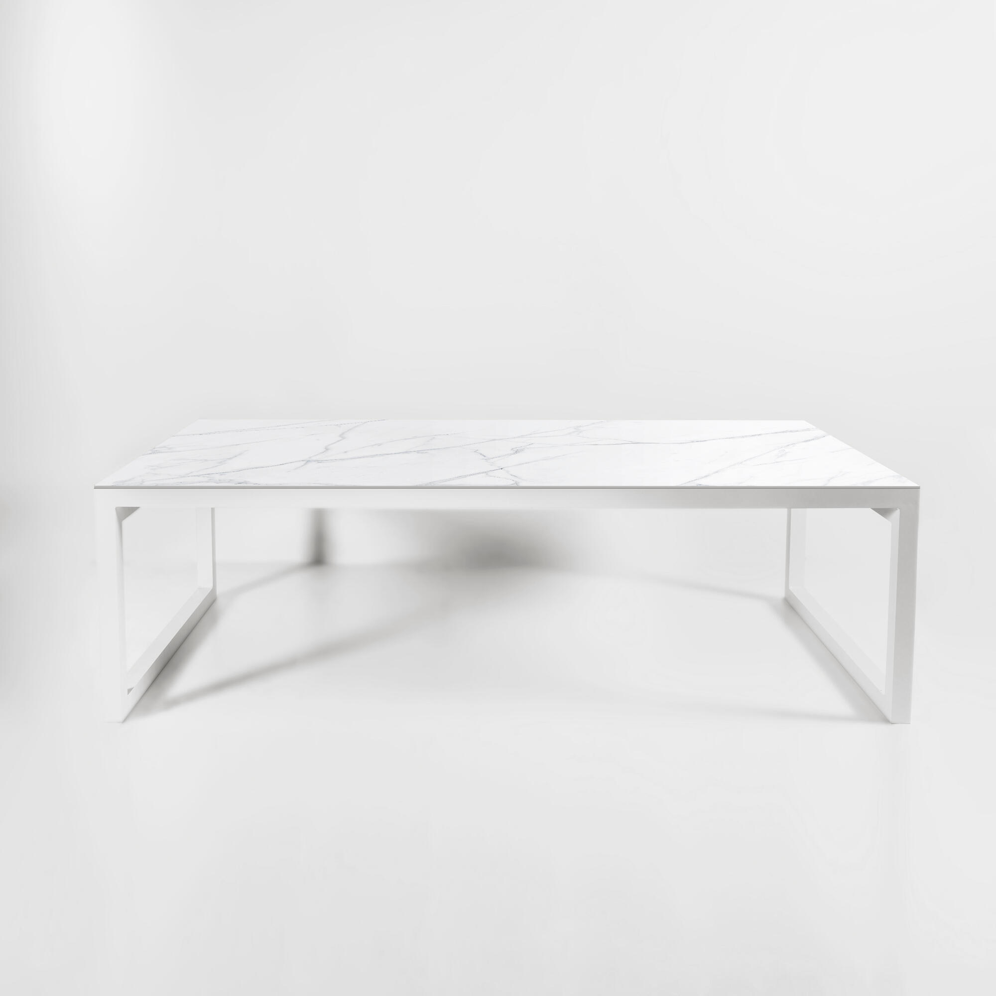 Mesa de aluminio y cerámica xxl cyka blanca varen de 120x74x260 cm
