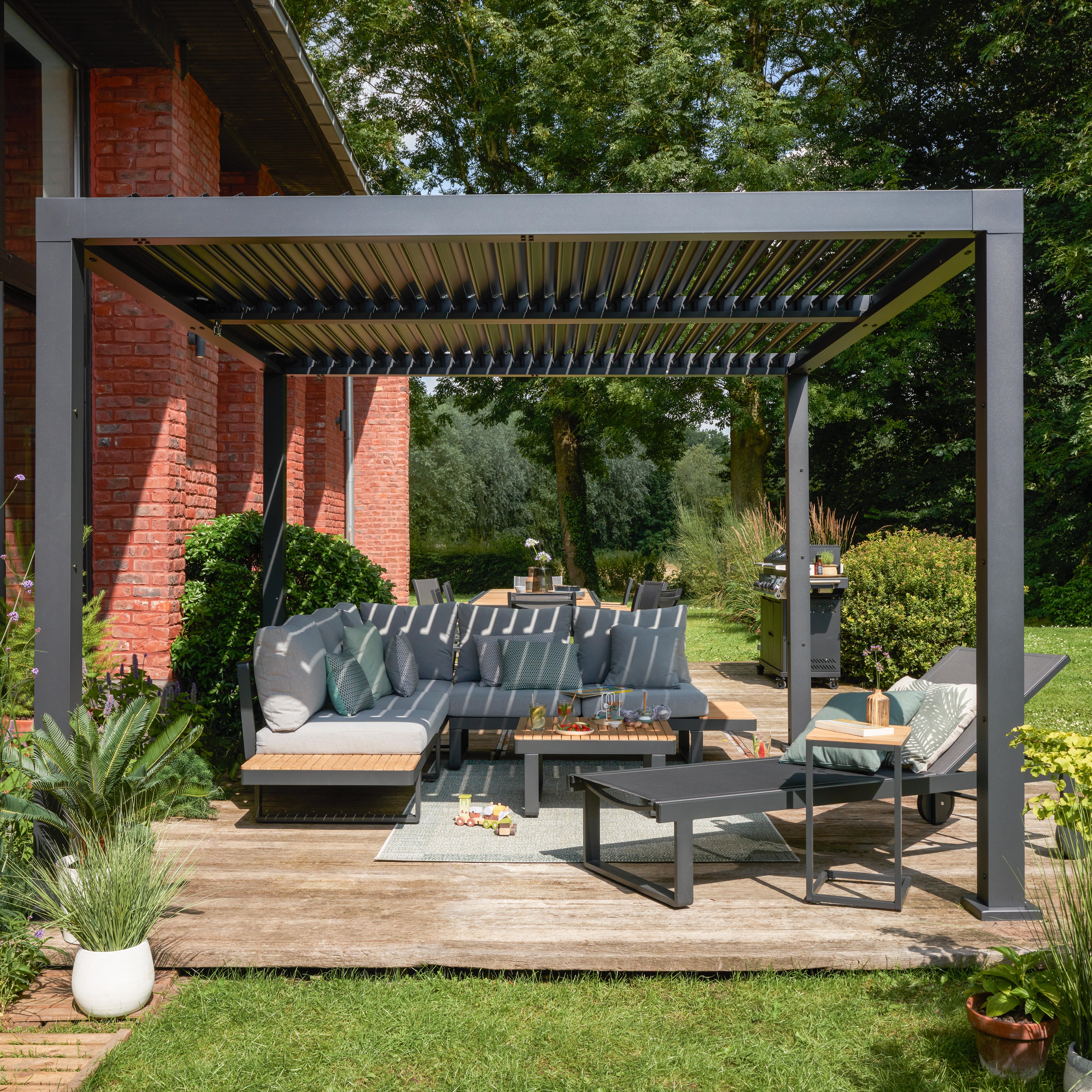 Pérgola de aluminio naterial clima bio gris de 358x313 cm