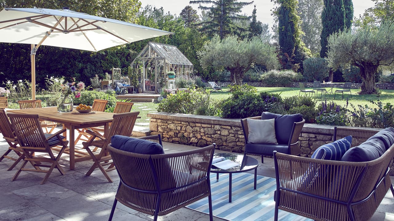 Diapositive Un salon au jardin, pour papoter tout l’été