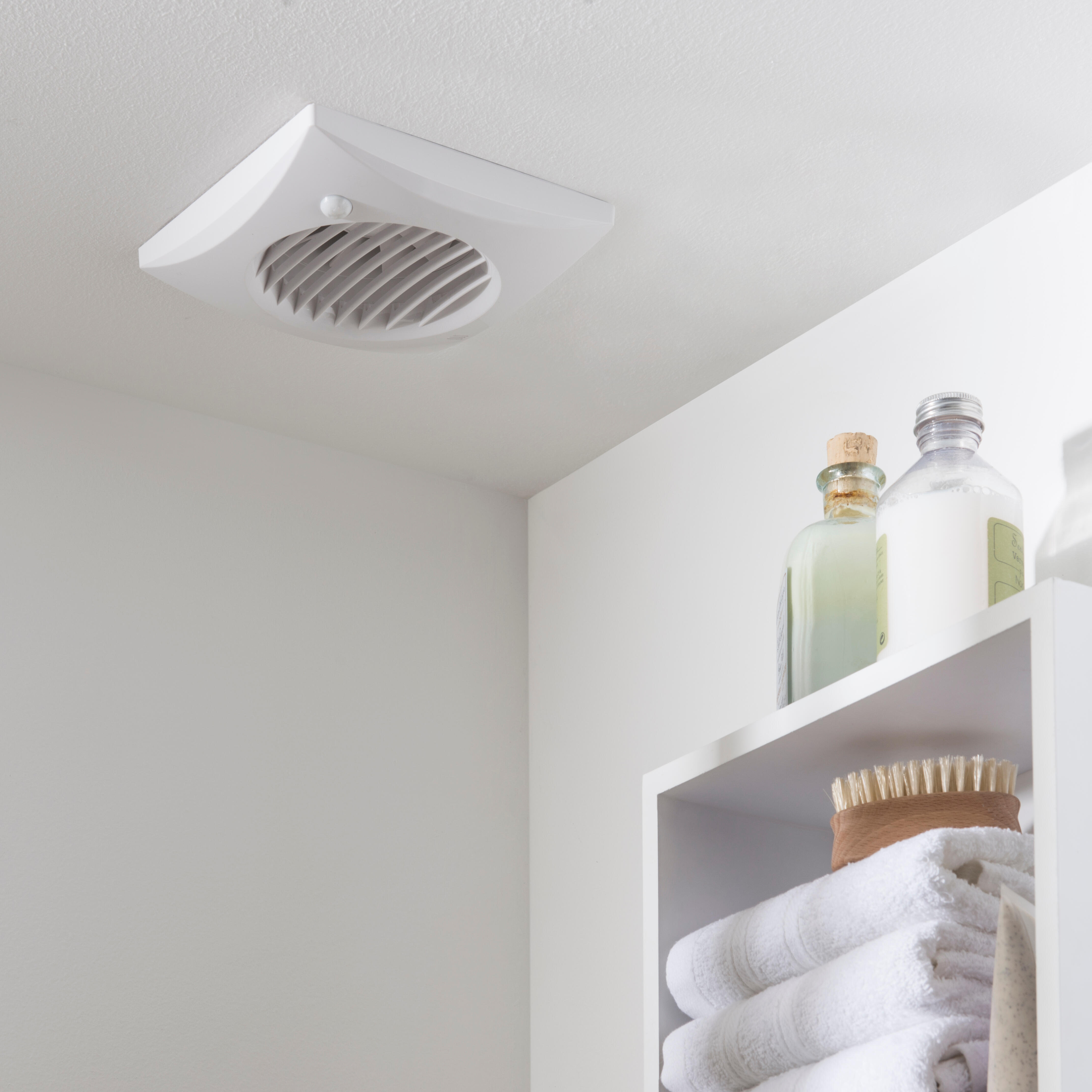 Aérateur extracteur intermittent à détection de présence EQUATION Slim silence 1 - 2