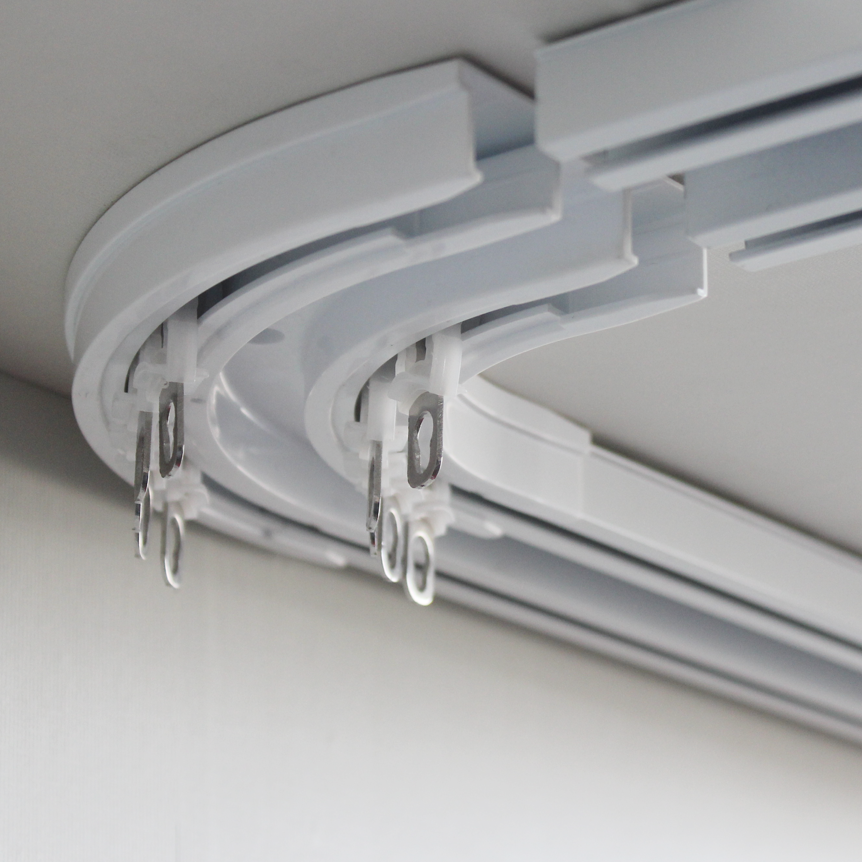 Łuk podwójny szyny sufitowej aluminiowej Magleva Inspire - 2