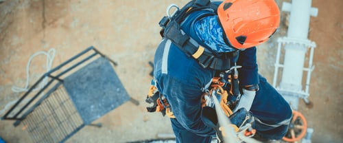 Trabajos en altura: qué es y normativas vigentes