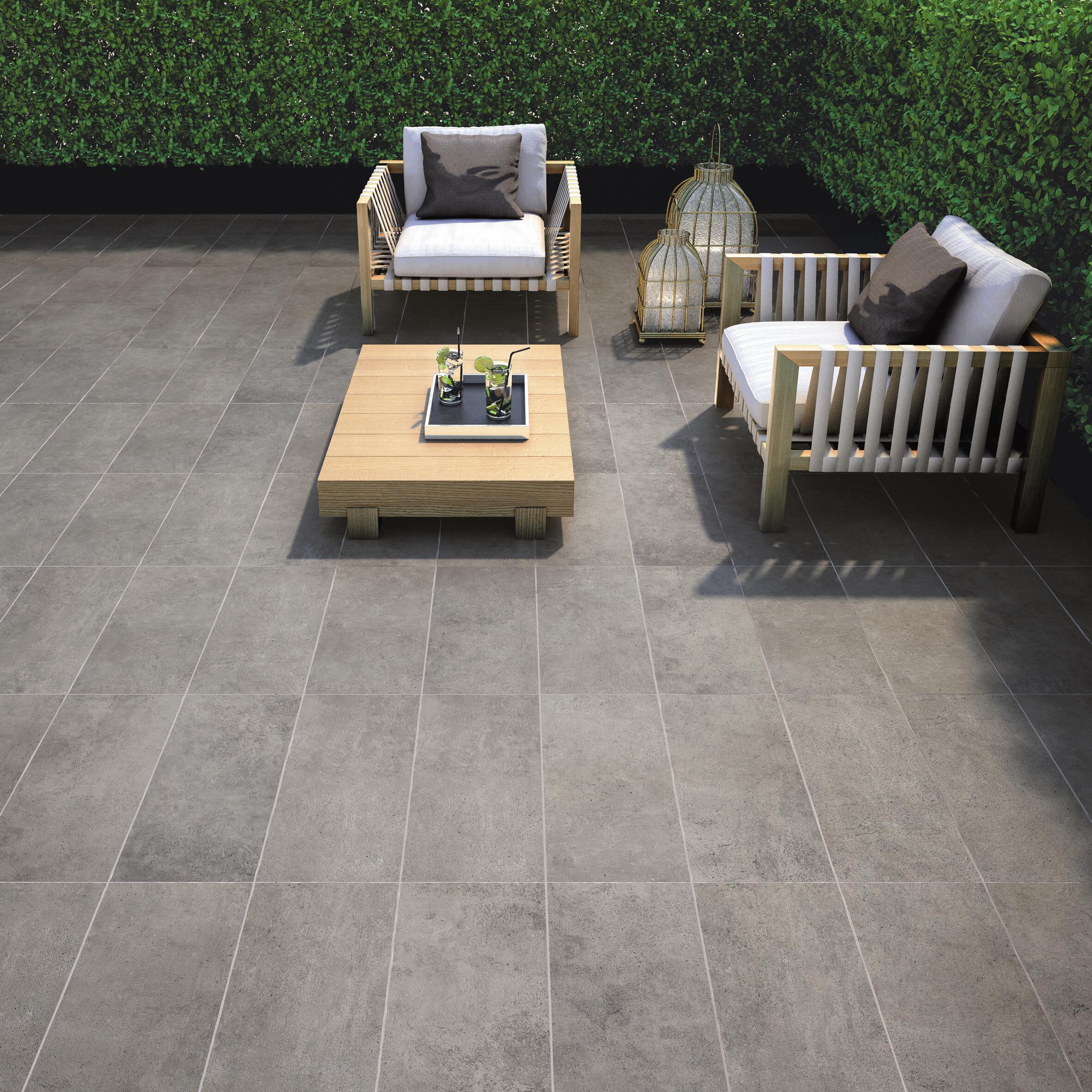 Piastrella da pavimento e rivestimento esterno 30 x 61.5 cm Sp. 9 mm Cemento Dark in gres porcellanato grigio opaco traffico medio (pei 2/5) R11 1.3 mq - 2