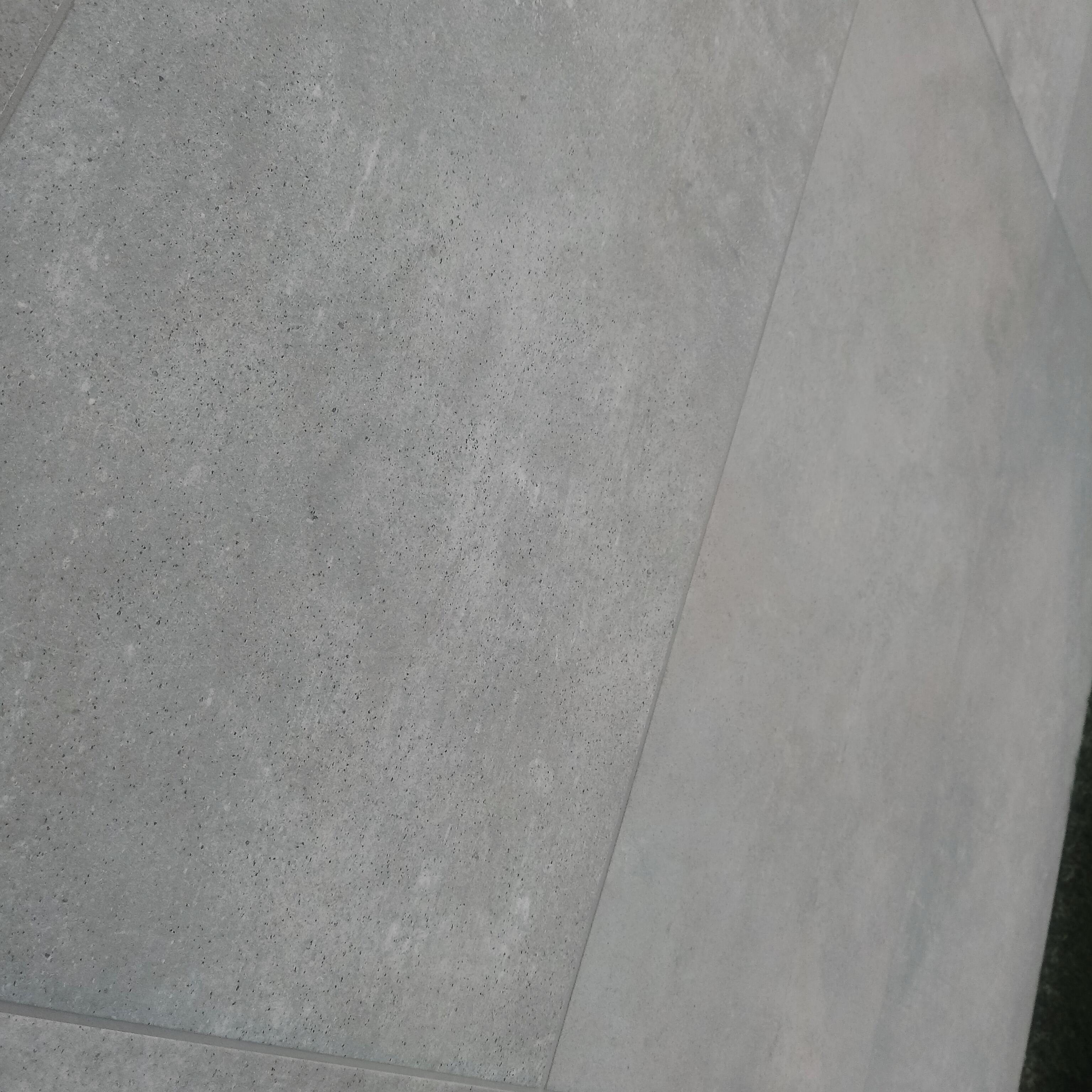 Piastrella da pavimento e rivestimento esterno 30 x 61.5 cm Sp. 9 mm Cemento Dark in gres porcellanato grigio opaco traffico medio (pei 2/5) R11 1.3 mq - 6