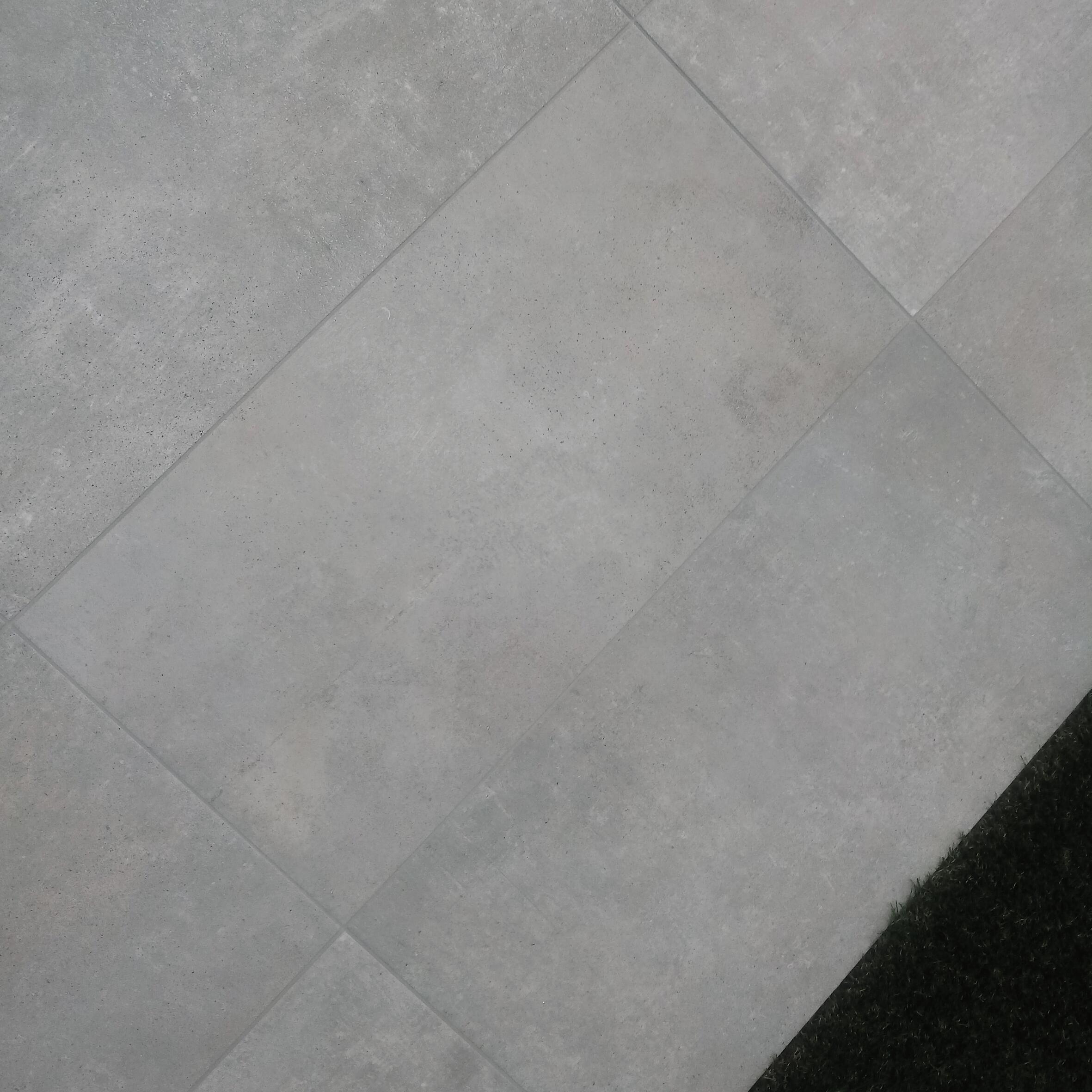 Piastrella da pavimento e rivestimento esterno 30 x 61.5 cm Sp. 9 mm Cemento Dark in gres porcellanato grigio opaco traffico medio (pei 2/5) R11 1.3 mq - 5