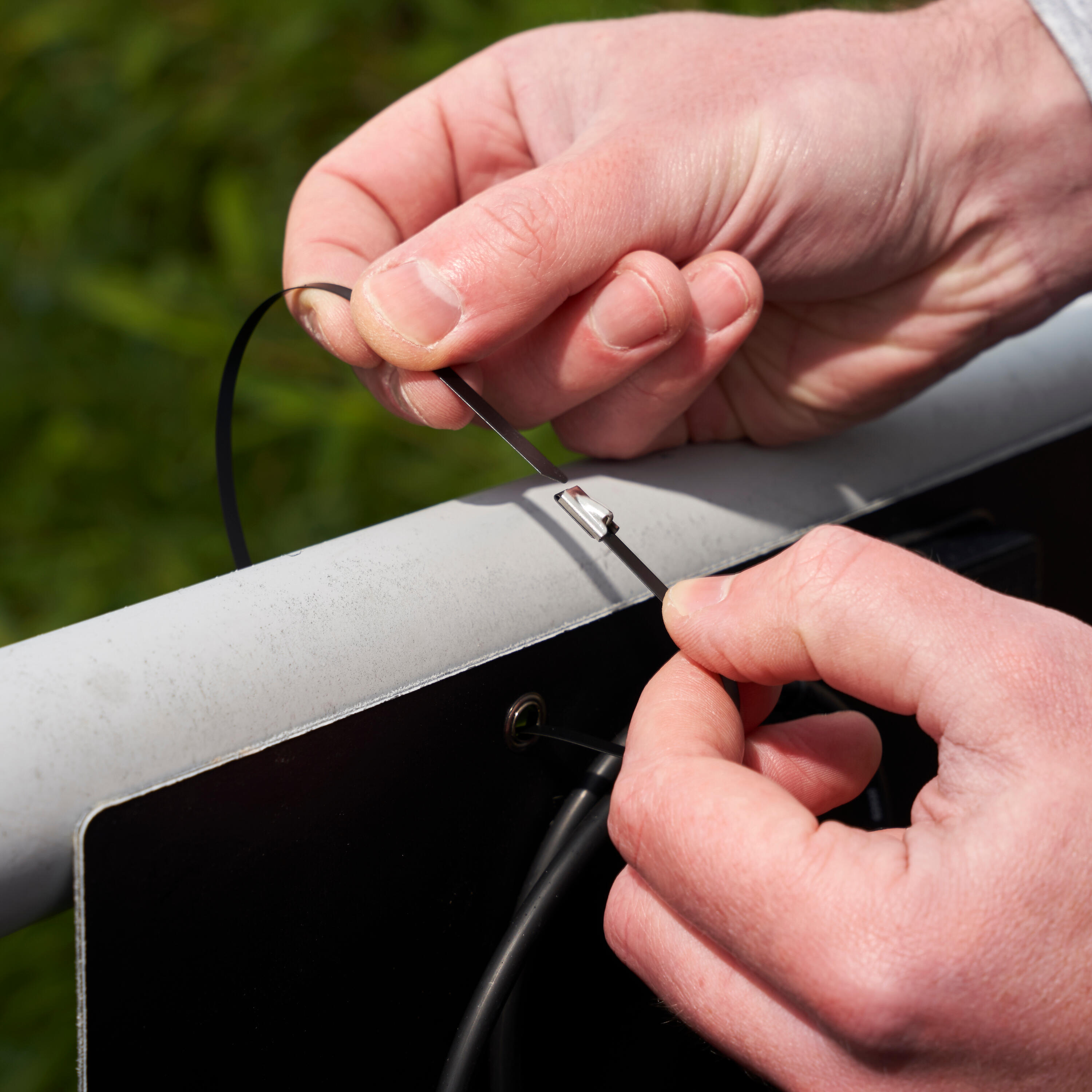 Kit pannello solare plug&play grid-connected LEXMAN, 4 pannelli monocristallino da 110 W con microinverter da balcone - 11