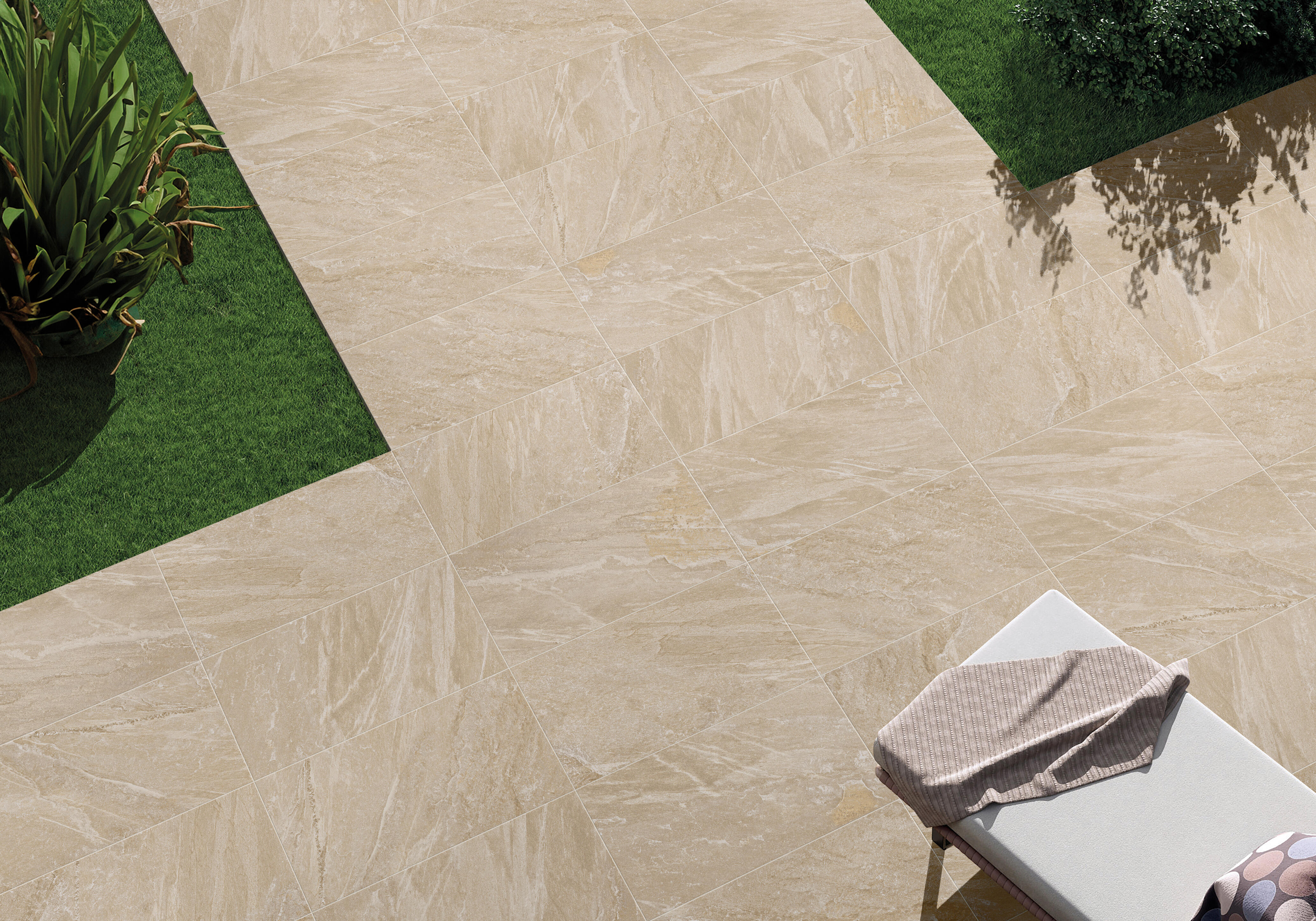 Piastrella da pavimento e rivestimento esterno in gres porcellanato 30.8 x 61.5 cm non rettificato smaltato beige opaco Cervino R11 traffico intenso (pei 4/5) Sp. 9 mm 1.32 mq - 2