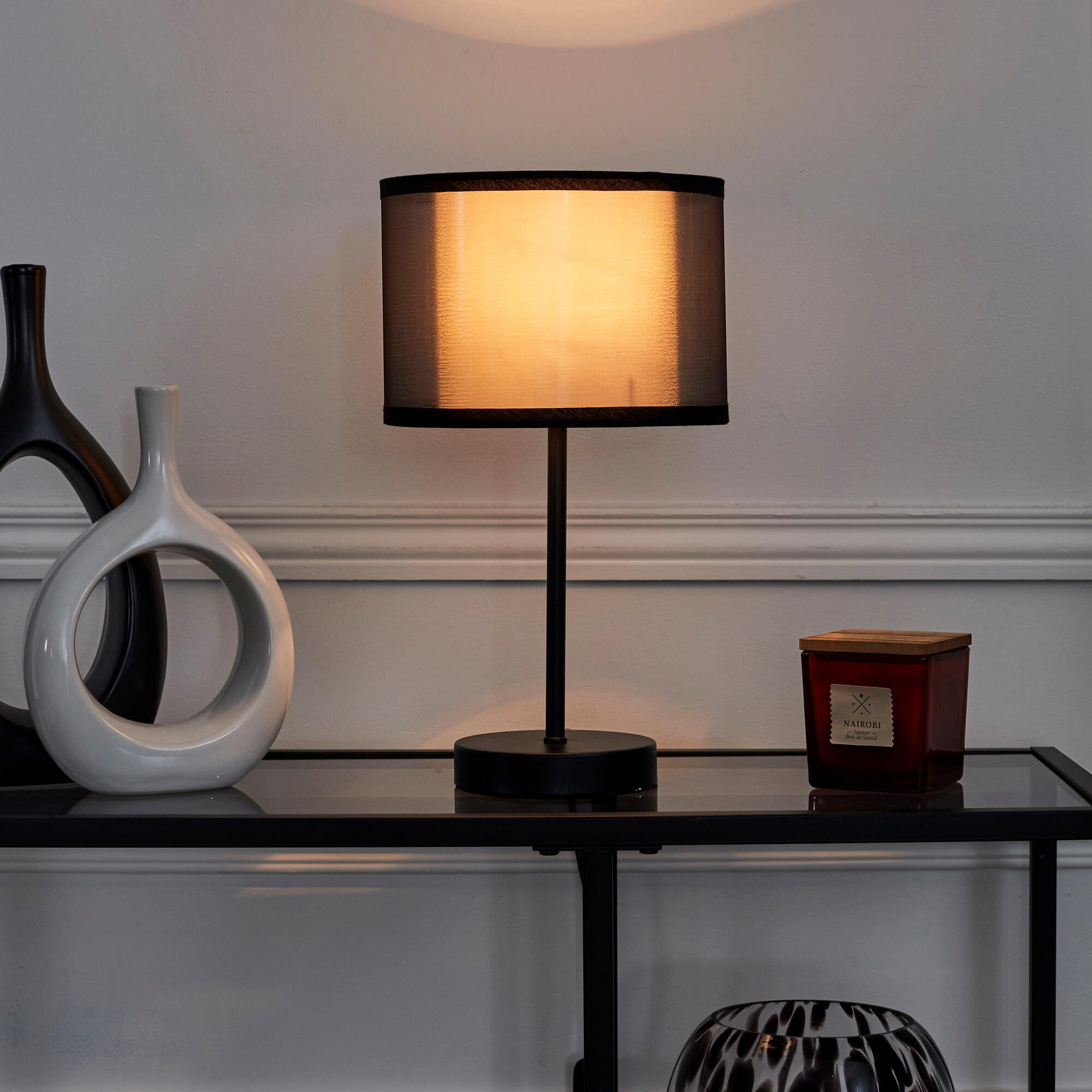 Lámpara de mesa led lounge the home deco factory con estructura de hierro negro pantalla negra de hierro alimentación a red