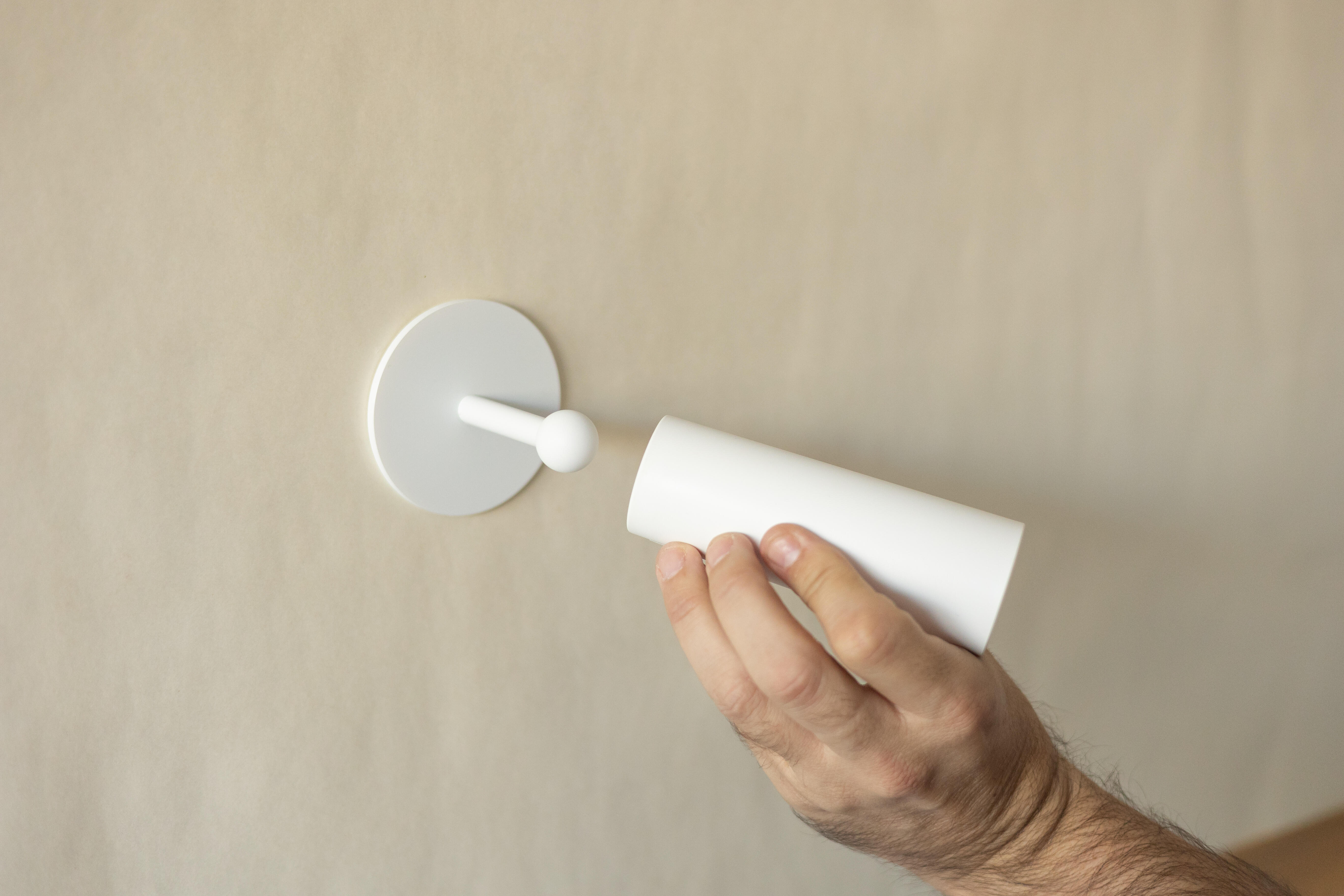 Aplique de pared LED recargable sin cables con interruptor Roll 4 NEW GARDEN blanco carga con batería luz cálida 3000K intensidad regulable IP20 300 lm - 25