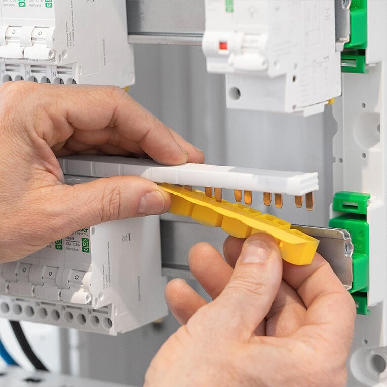Programmateur digital 2.5 modules 16A SCHNEIDER ELECTRIC - 3