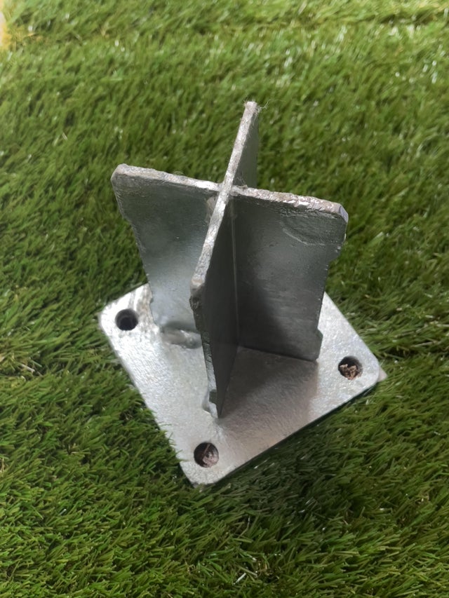 Base per pannello e ancoraggio da avvitare in acciaio H 12 x L 10 x P 10 cm