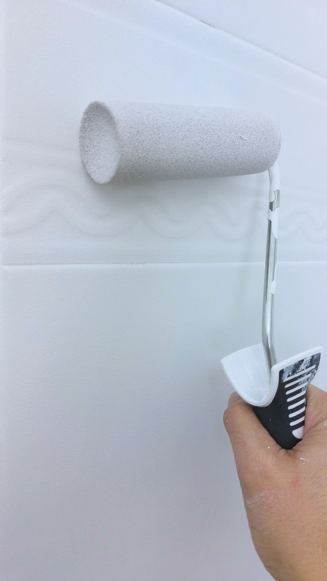 Mini rodillo para pintar decoraciones CIRET de 110 mm de anchura, 15 mm de diámetro, sin pelo. Fibra de poliéster. Varilla de acero. - 6