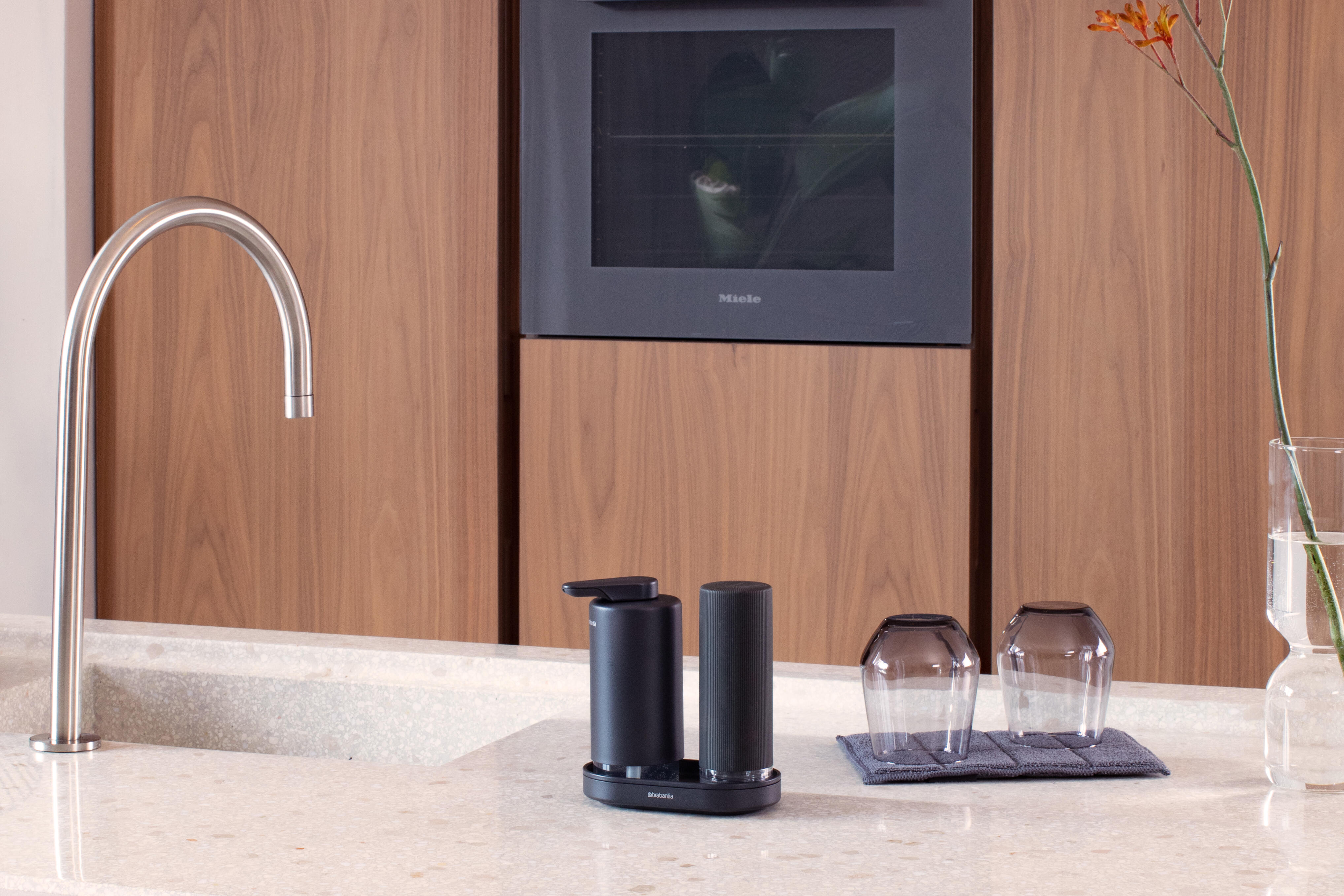 Set distributeur de savon et liquide vaisselle Sinkstyle gris foncé BRABANTIA - 2