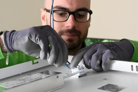 conectar los cables de la extensión al mecanismo