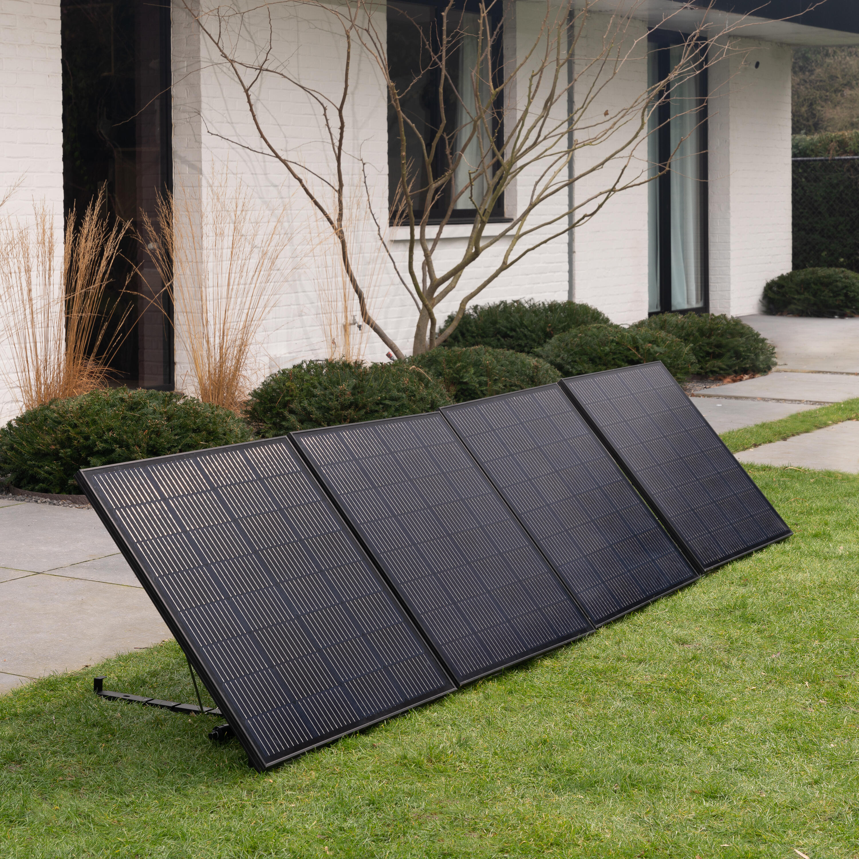 Kit fotovoltaico LEXMAN (4 painéis rígidos) para fixação no solo/parede 440W - 18