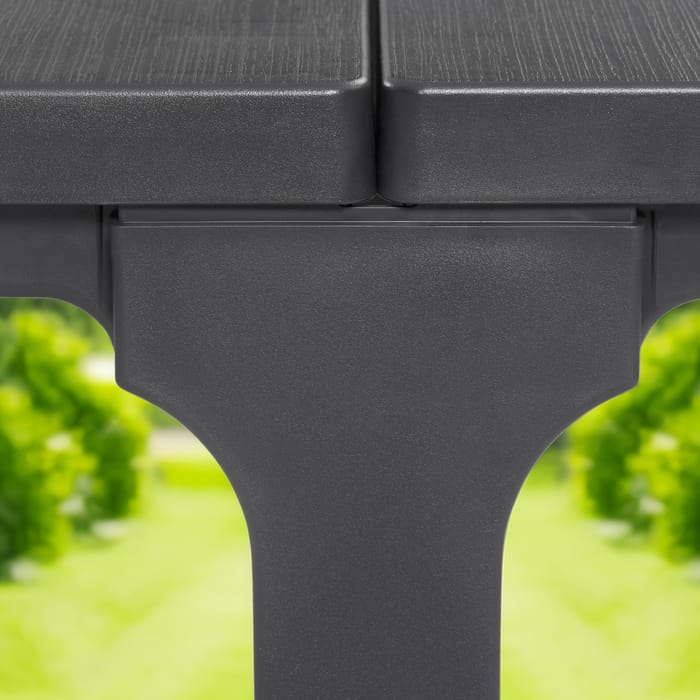 Solidny stół ogrodowy