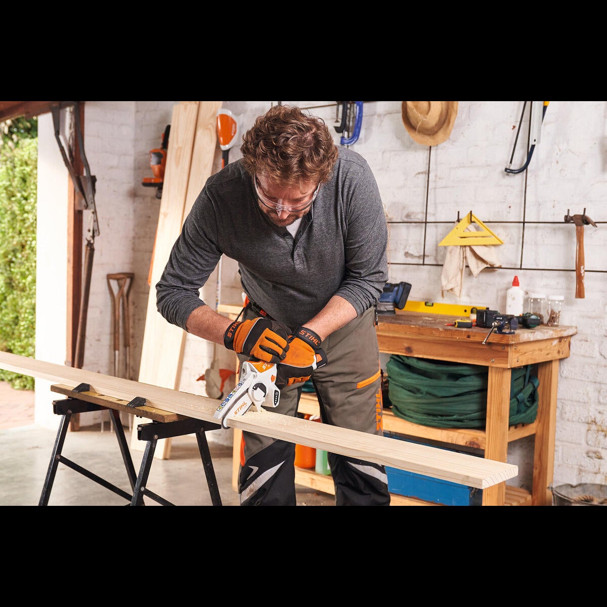 Scie de jardin sur batterie STIHL Gta26, guide de 10 cm - 2