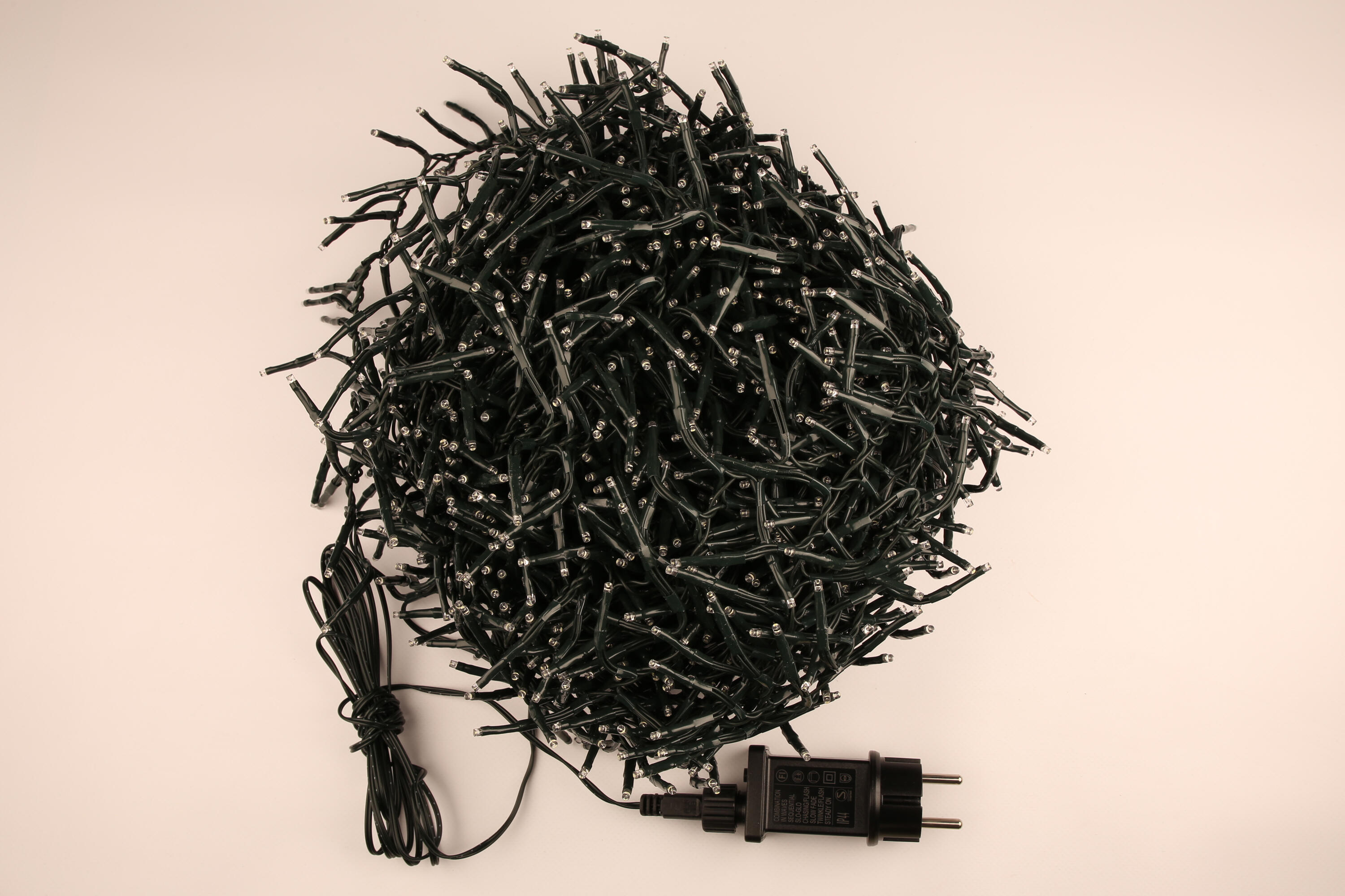 Guirnalda iluminada para árbol de 240 cm  con 1758 bombillas LED blanco de 25.50 metros de iluminación para exterior a red eléctrica - 4