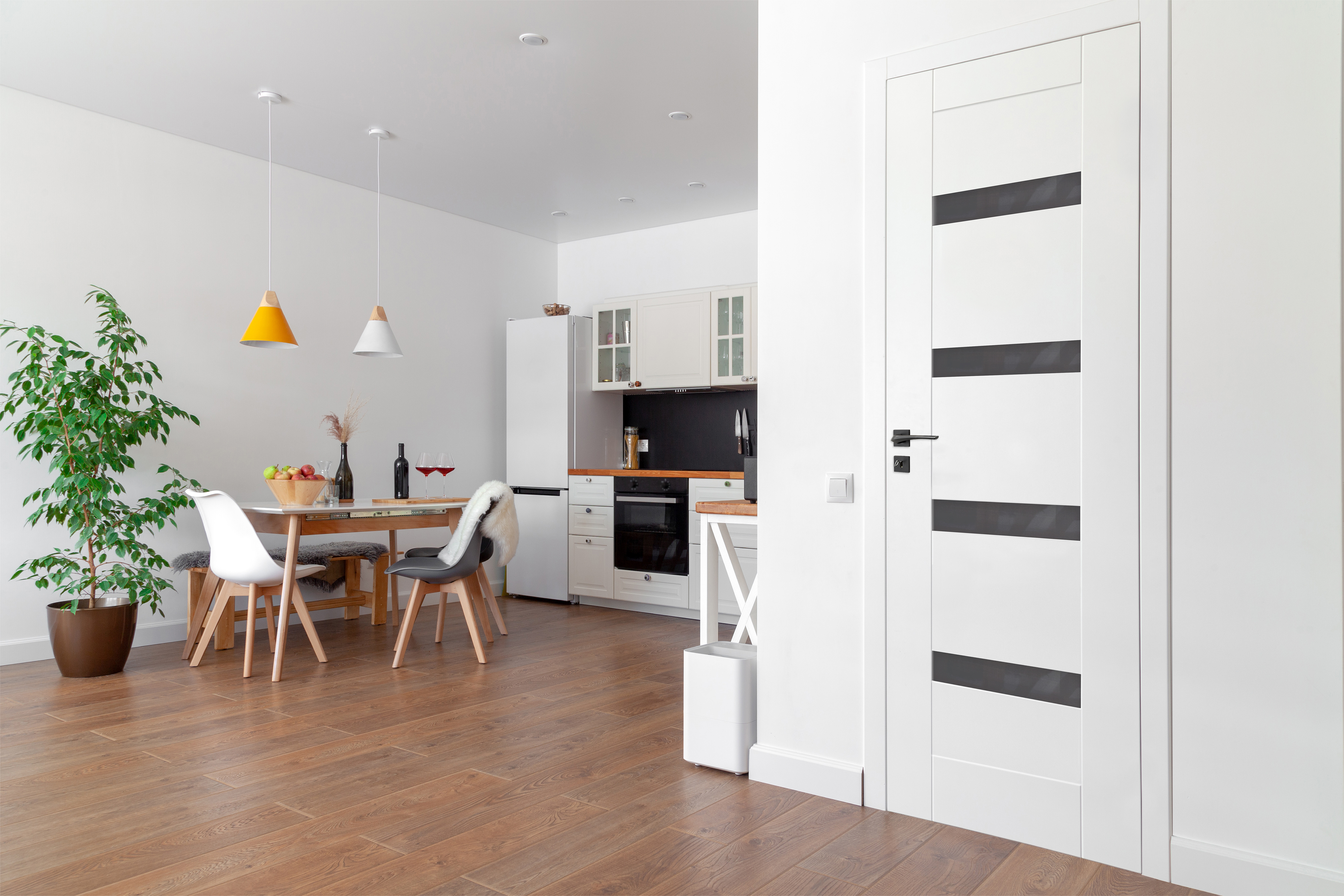 Drzwi wewnętrzne pokojowe bezprzylgowe Parma Nero białe 80 prawe - 2