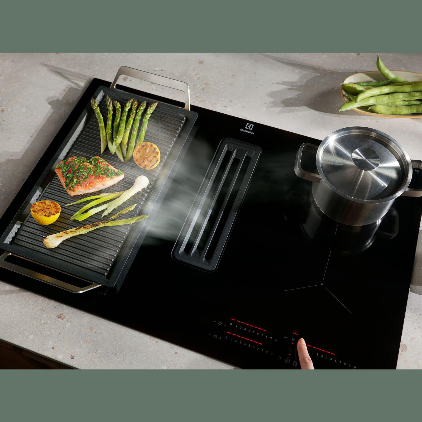 Plaque à Induction Aspirante 4 Foyers L.80 Cm ELECTROLUX KCC83443CZ Noir 95568307