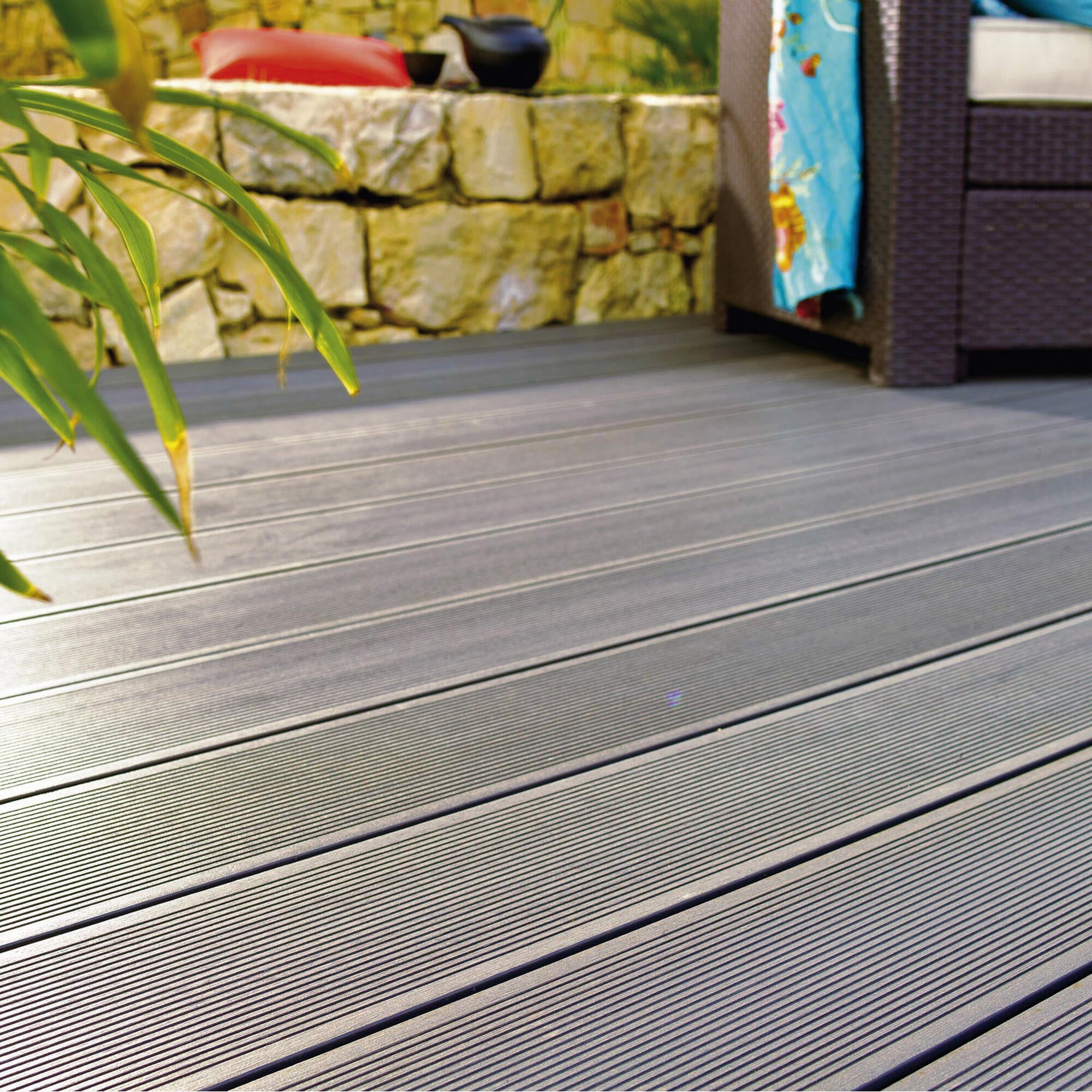 Listone con fissaggio a clip in composito di legno e plastica (wpc) Atlas grigio antracite L 240 x L 14.5 cm x Sp. 21 mm - 18
