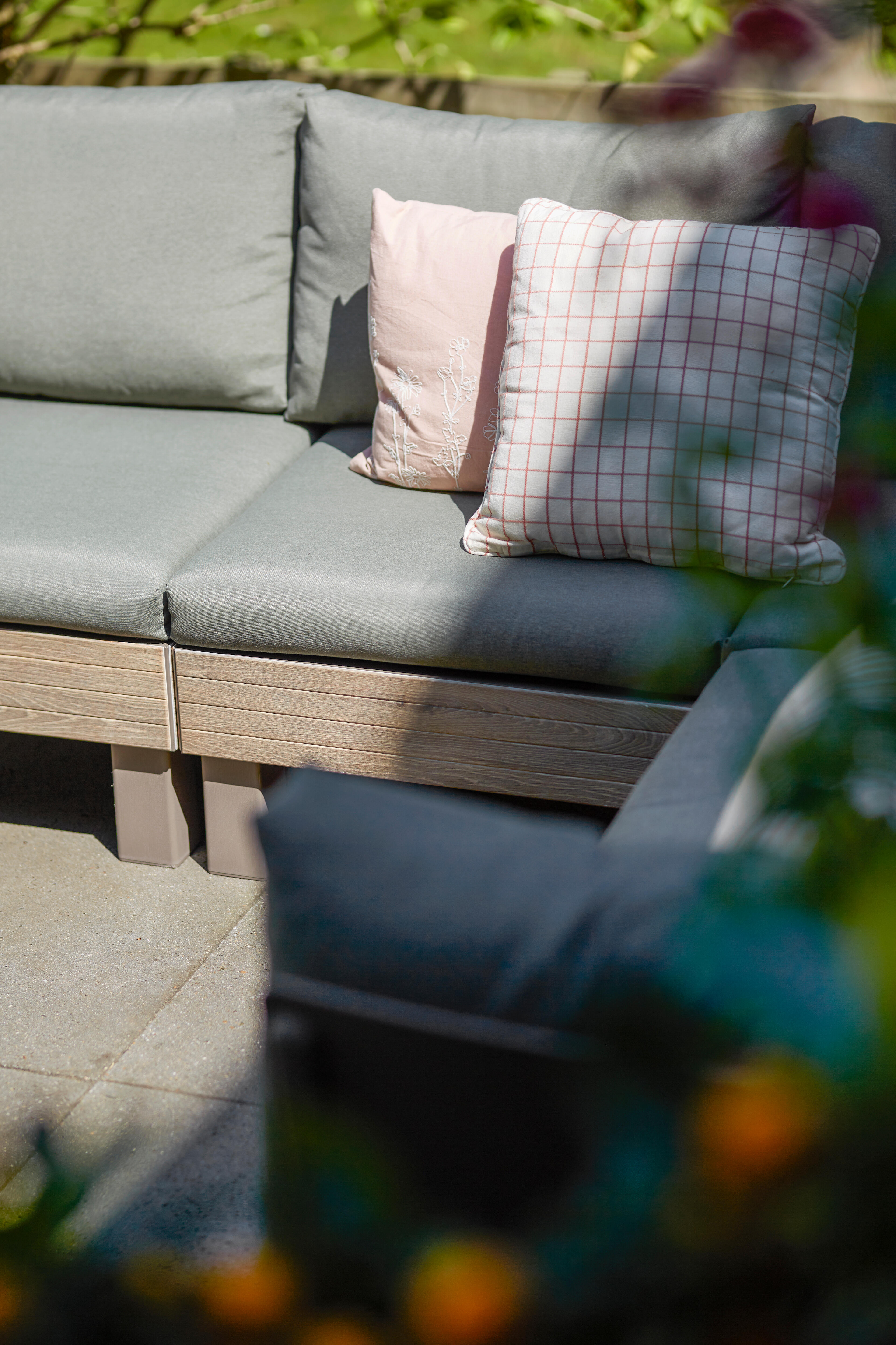 Módulo sofá individual em resina bege efeito madeira Keter Elements Signature - 10