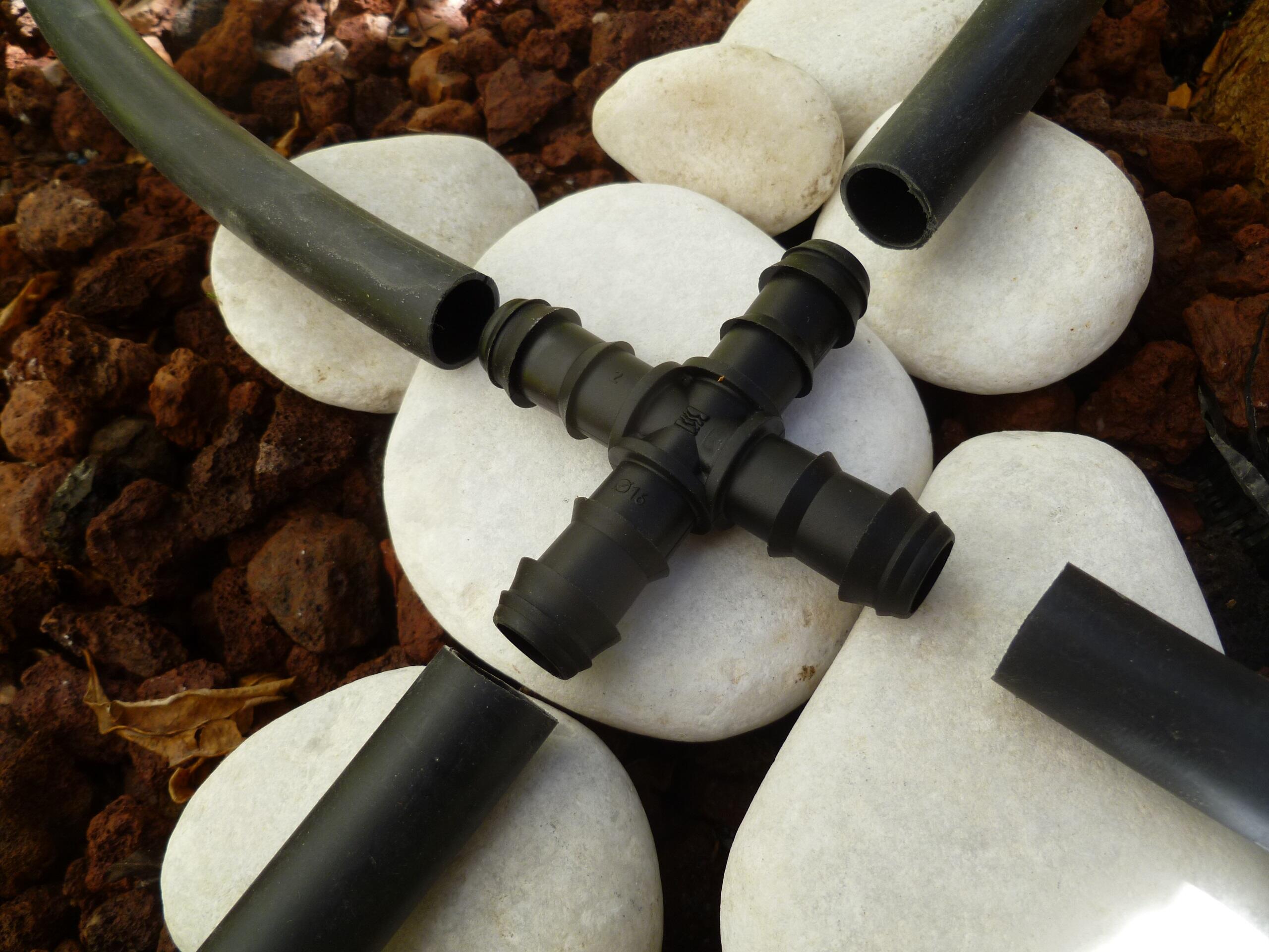 Cruz para tubería para riego por goteo Ø 16 mm SANEAPLAST blíster de 5 unidades - 5